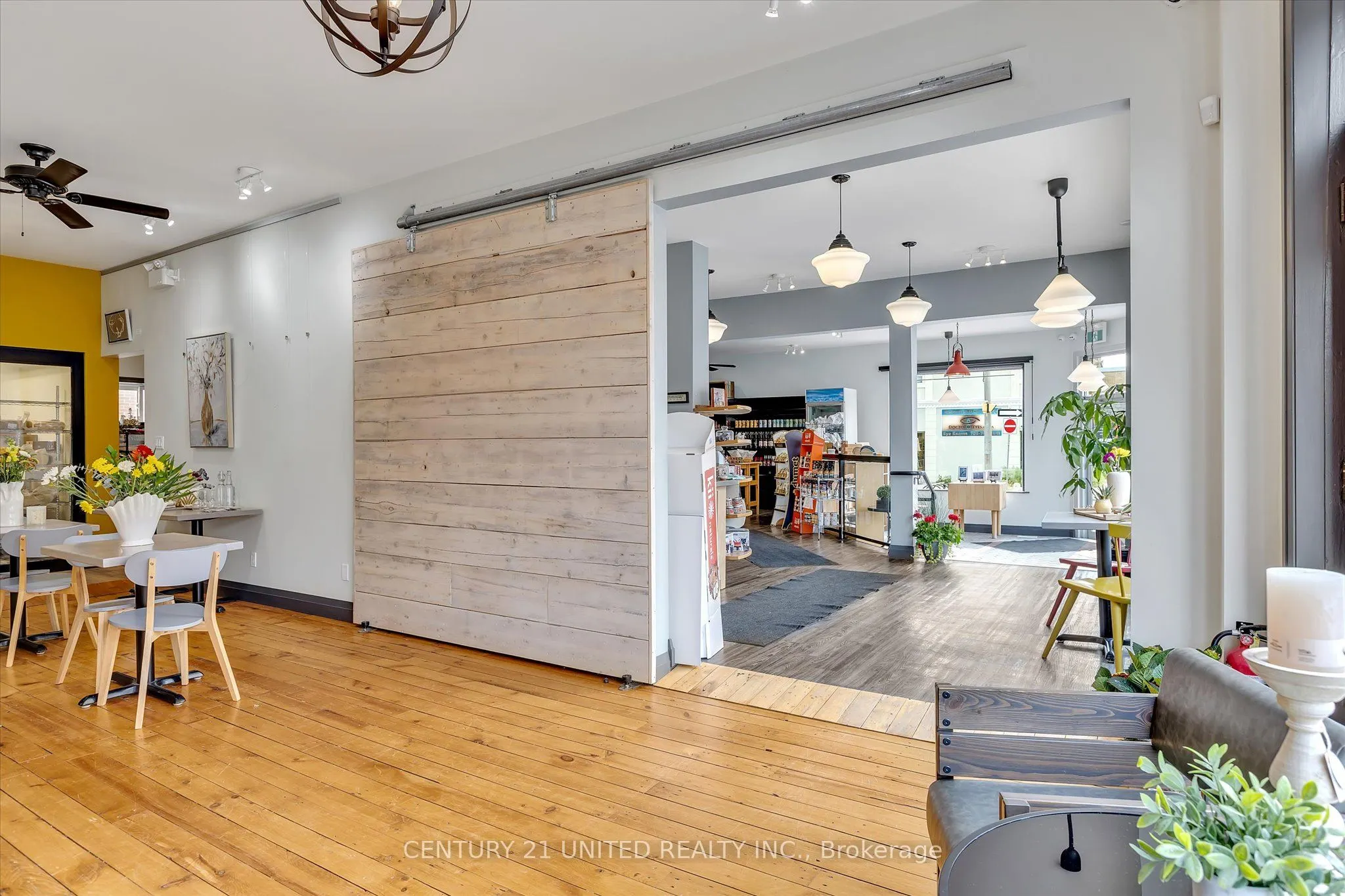 330-334 Charlotte Street W