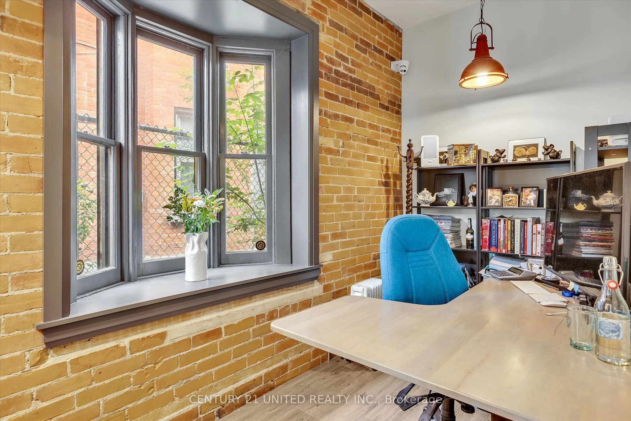 330-334 Charlotte Street W