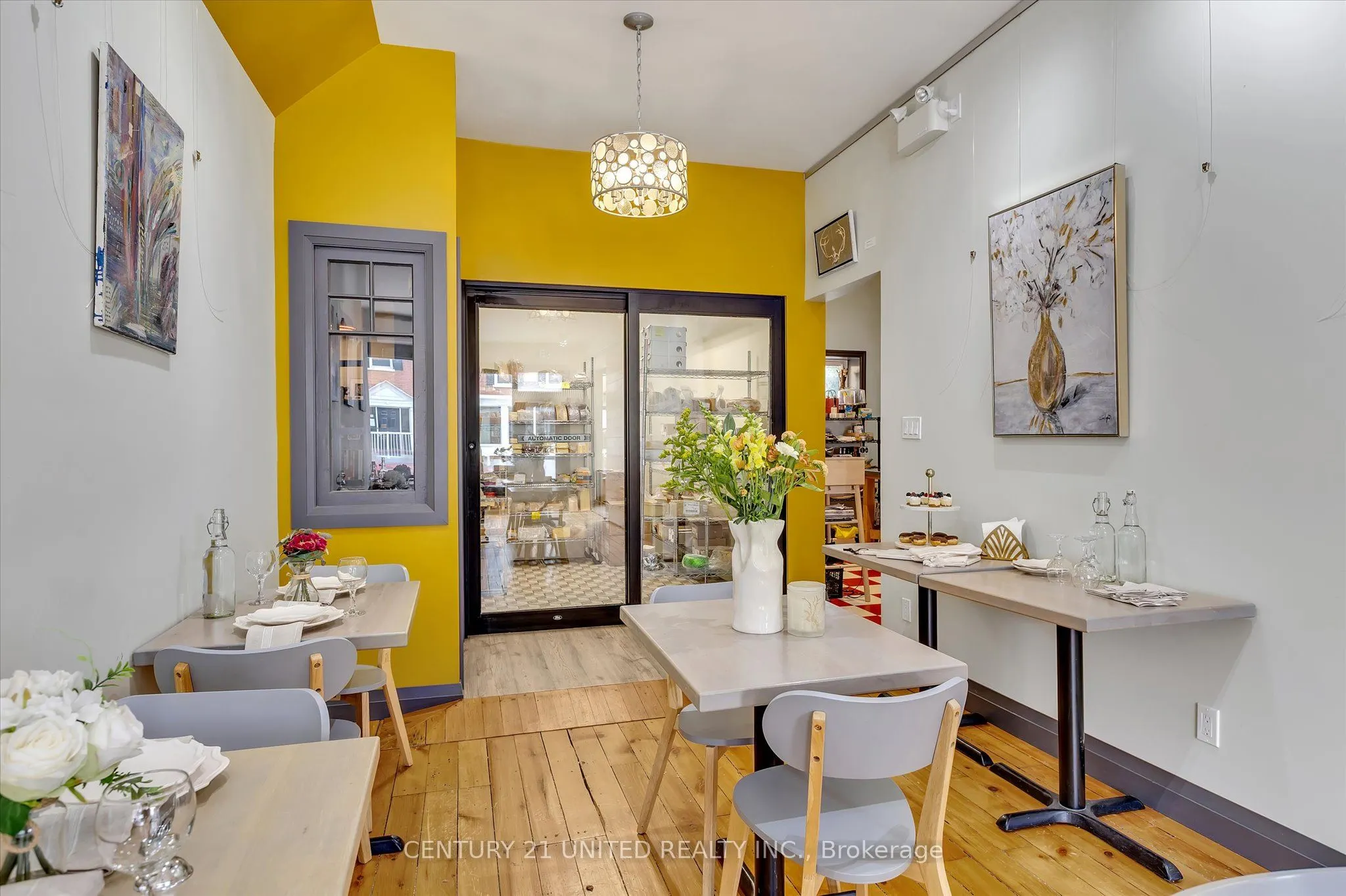 330-334 Charlotte Street W