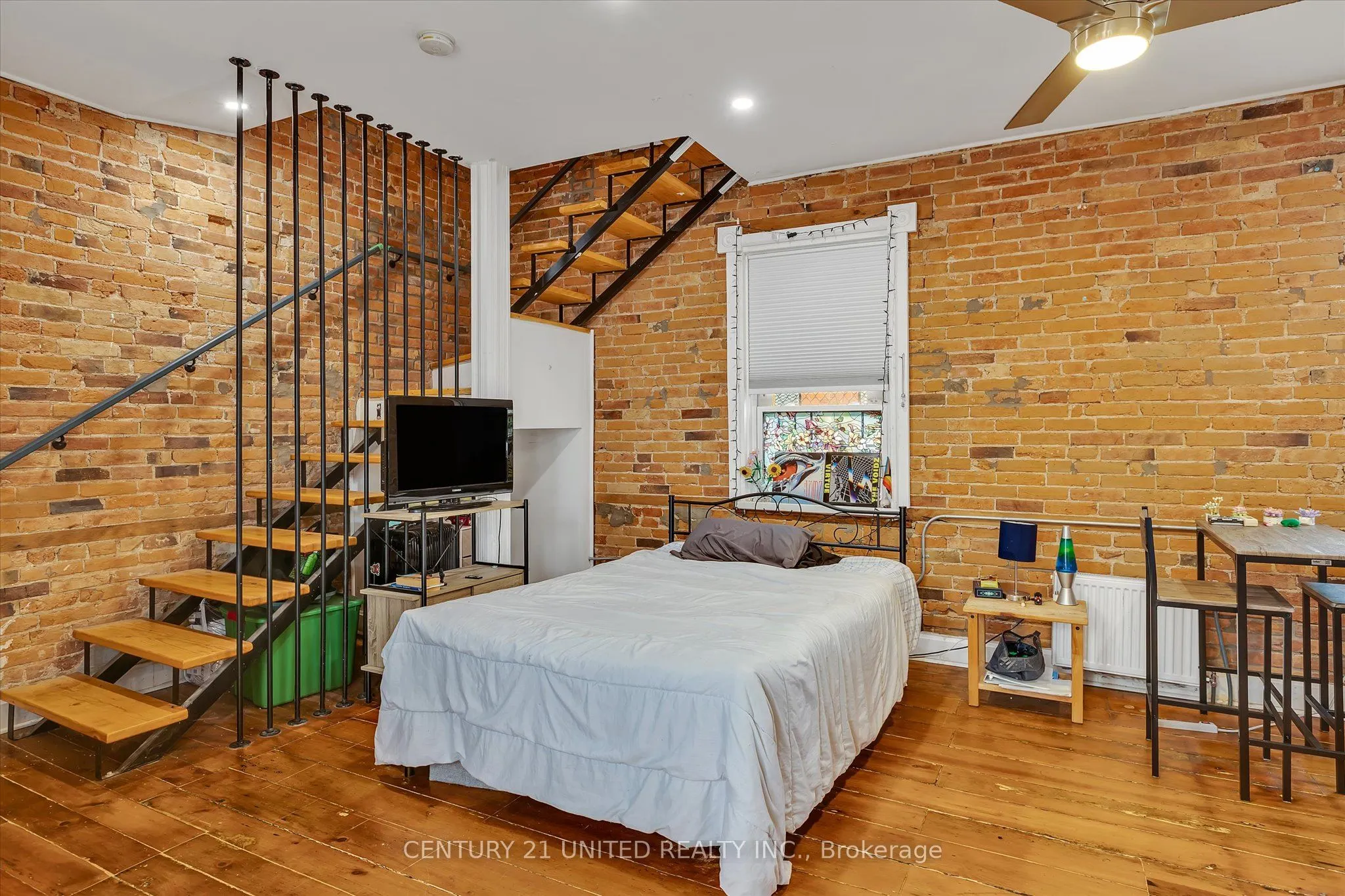 330-334 Charlotte Street W
