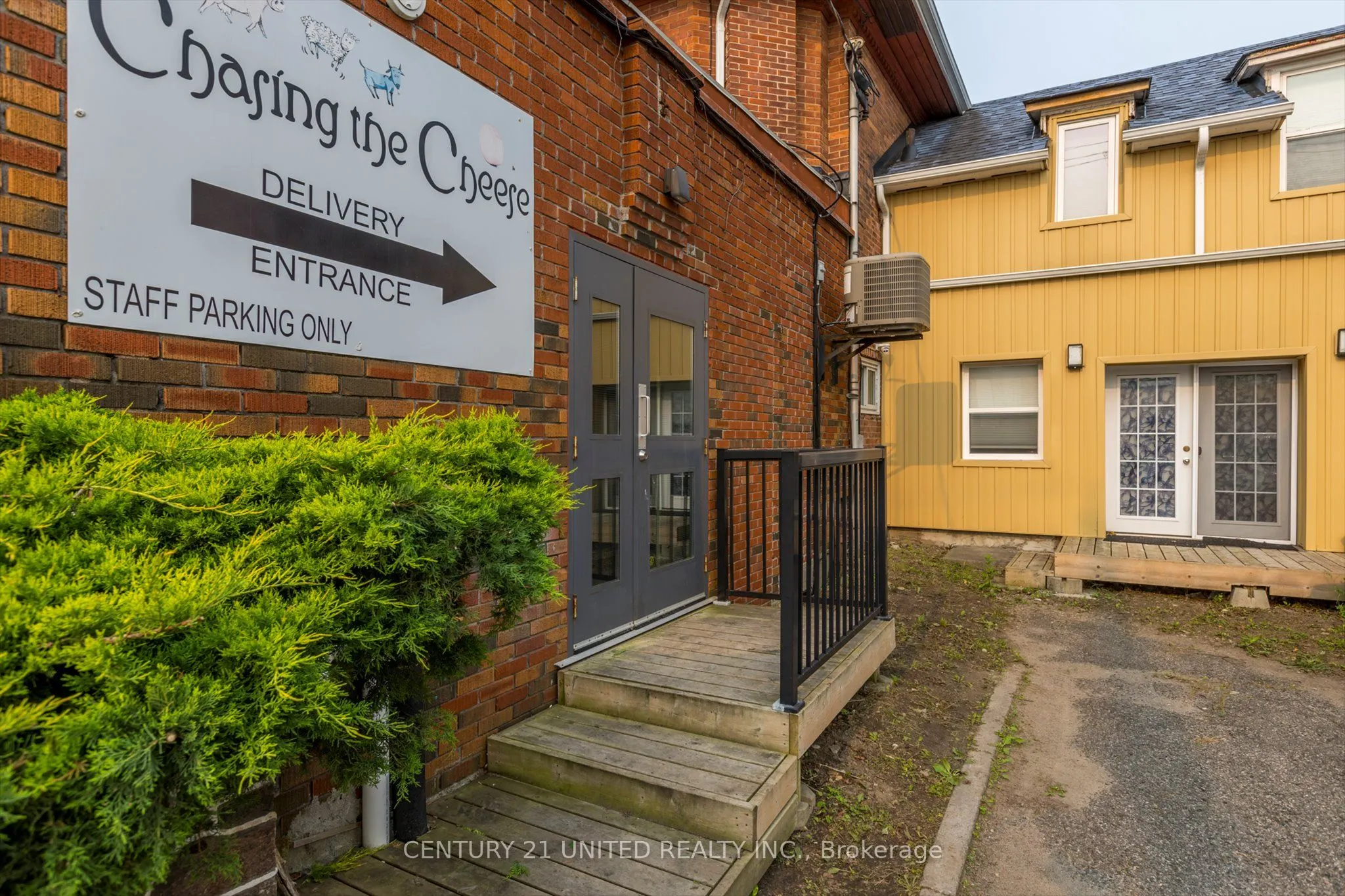 330-334 Charlotte Street W