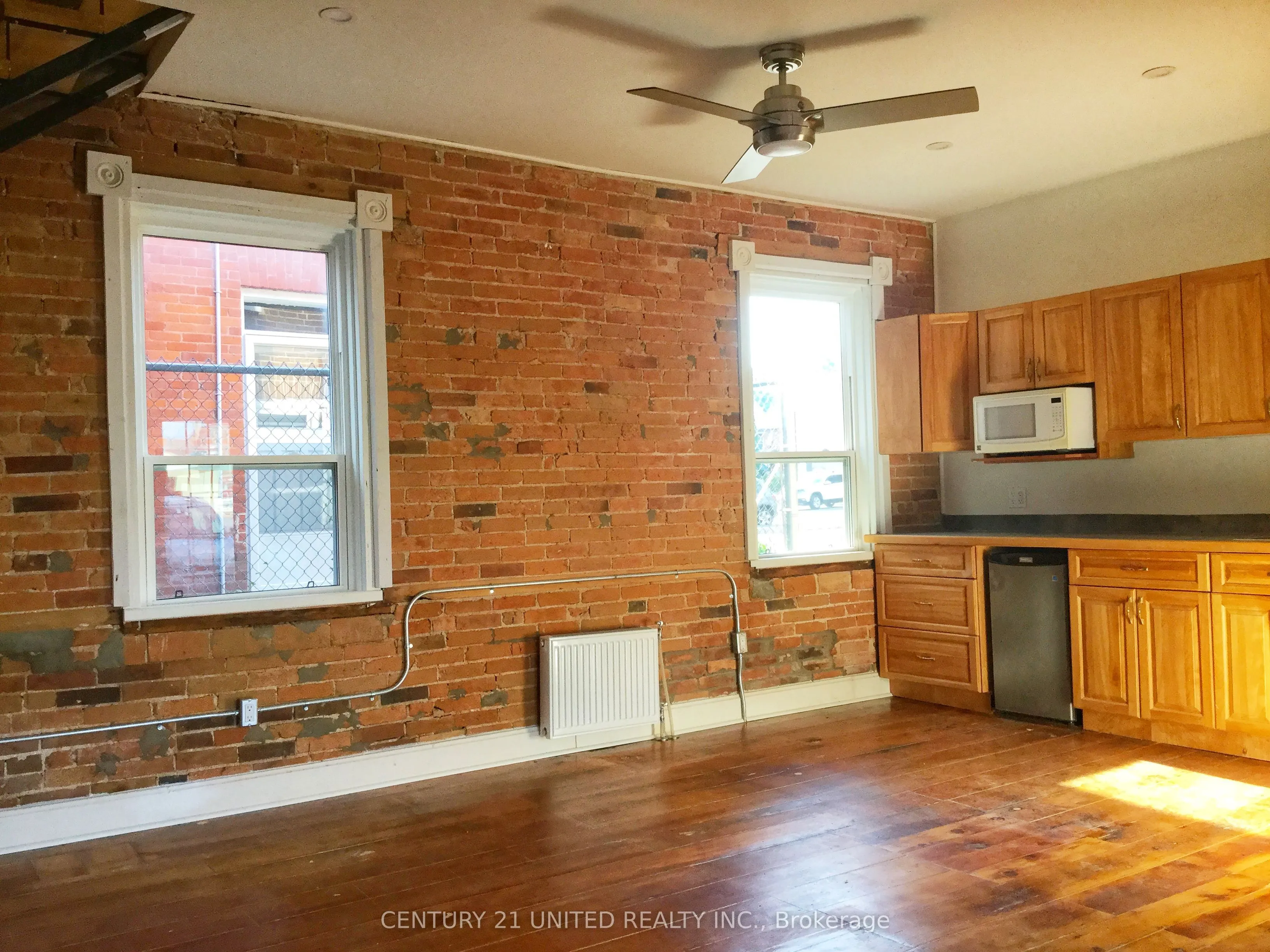 330-334 Charlotte Street W