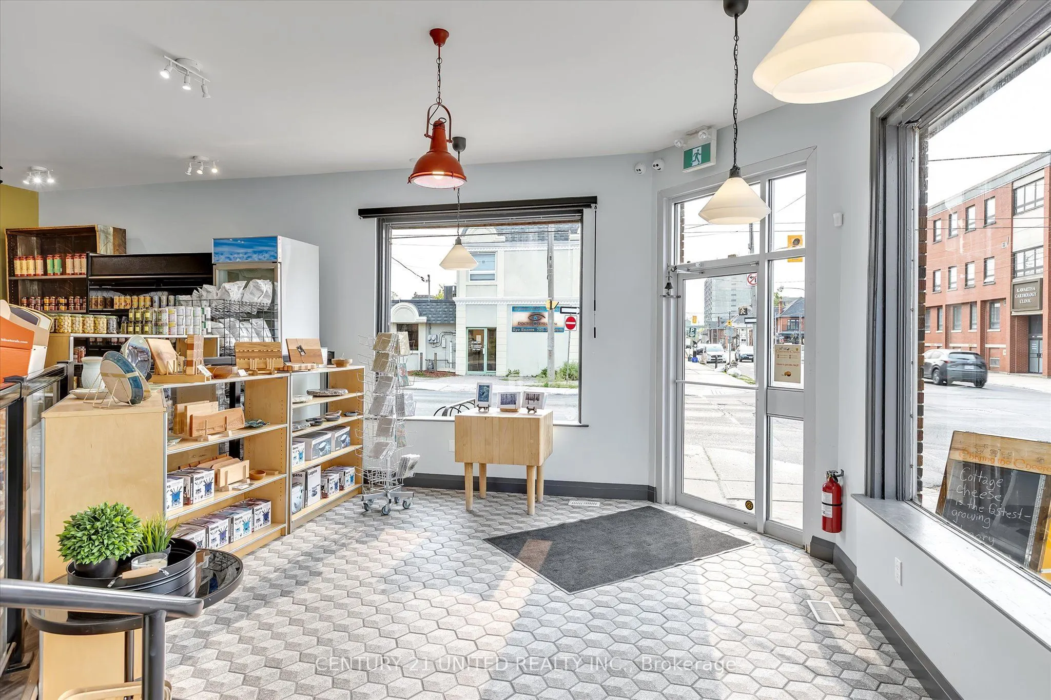 330-334 Charlotte Street W