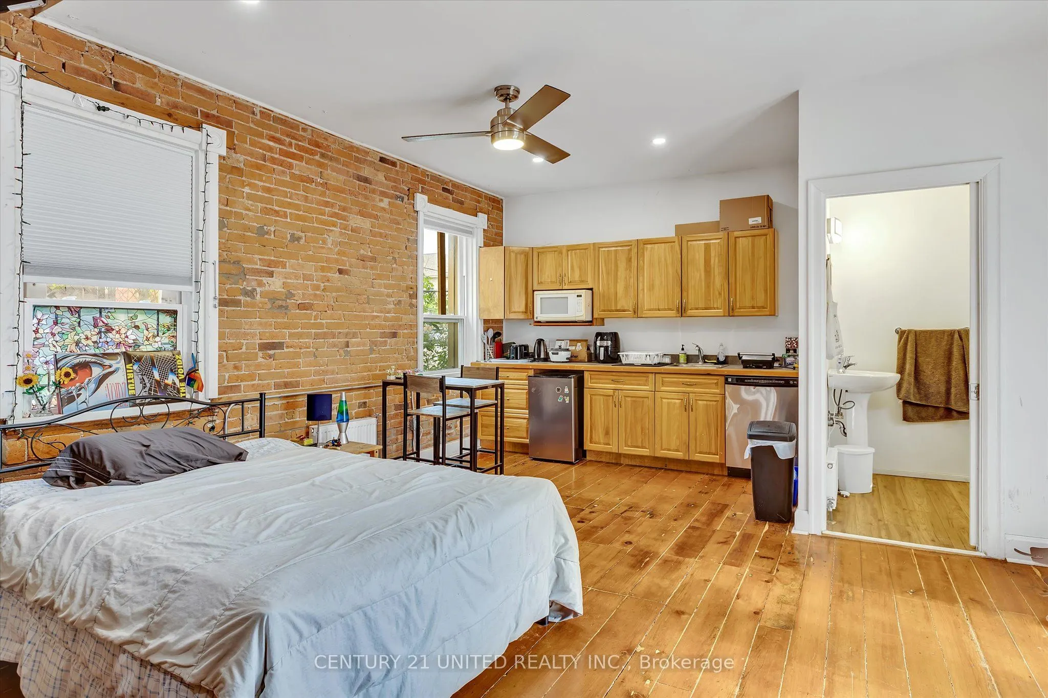 330-334 Charlotte Street W