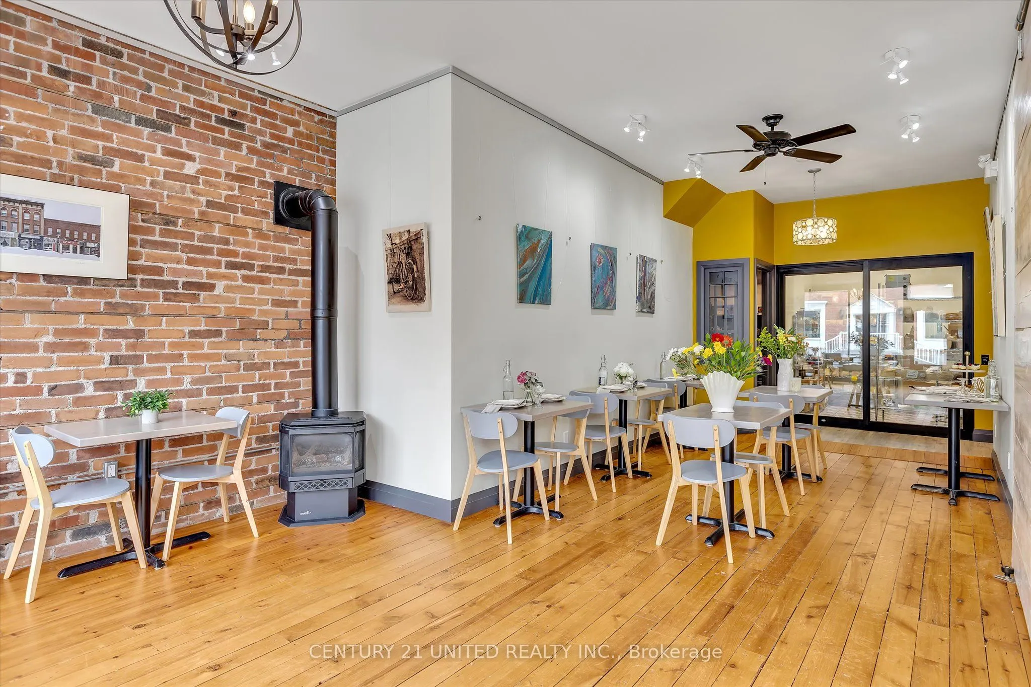 330-334 Charlotte Street W