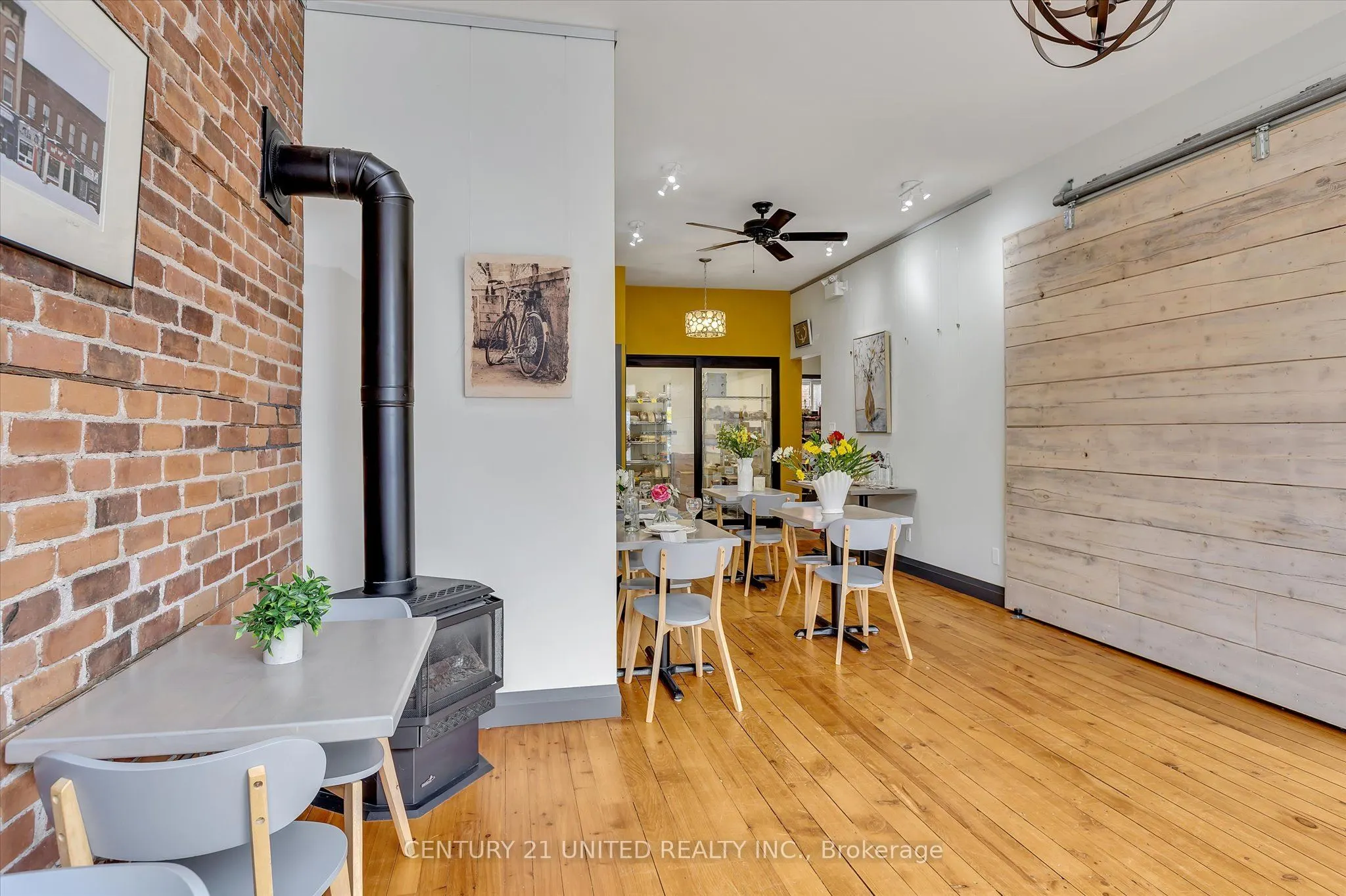 330-334 Charlotte Street W