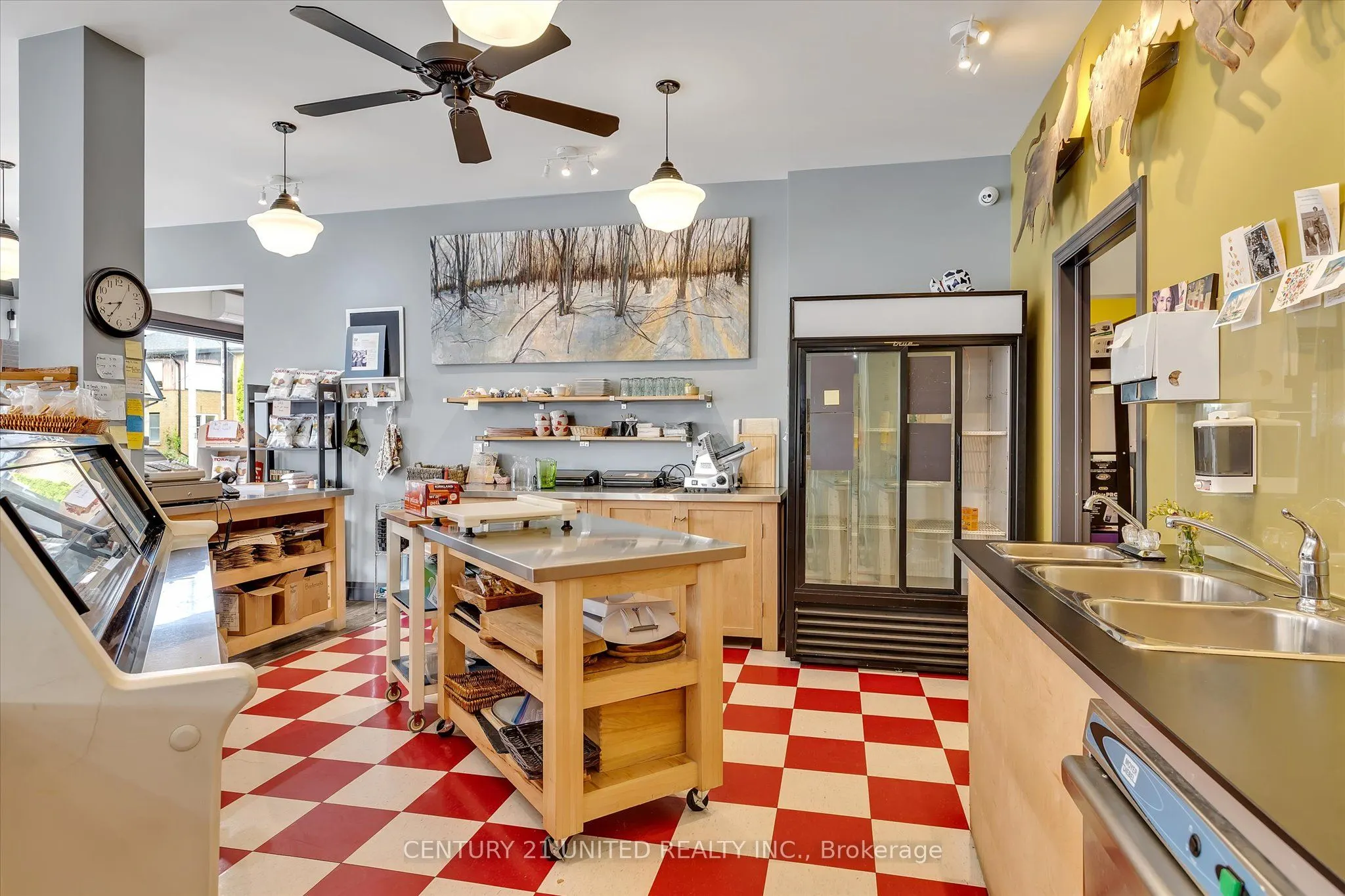 330-334 Charlotte Street W