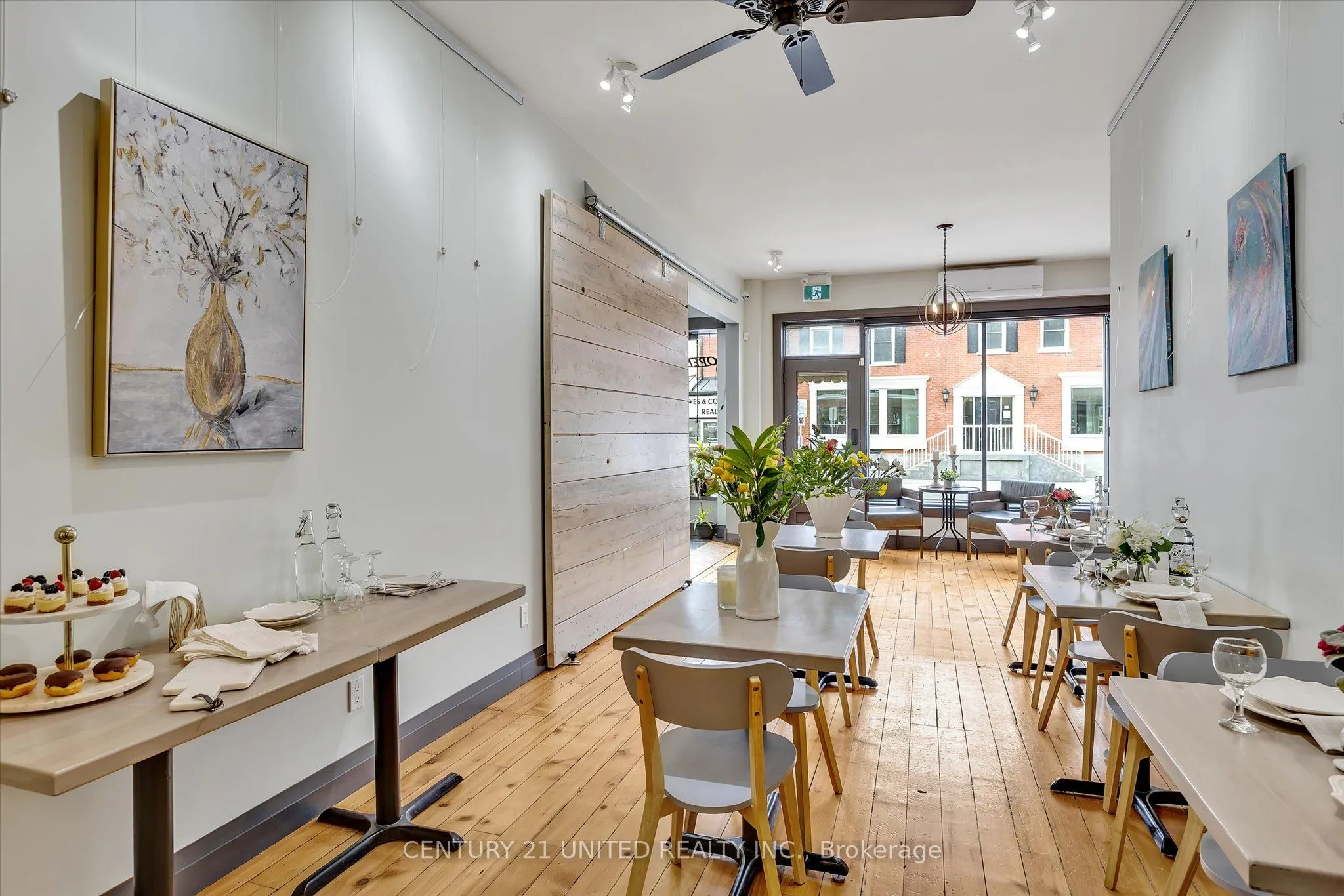 330-334 Charlotte Street W