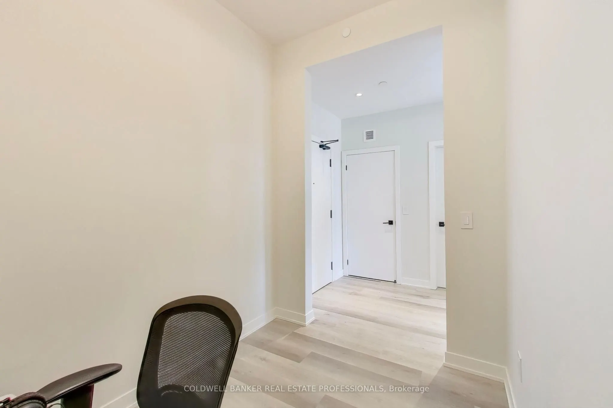 600 North Service Road #602