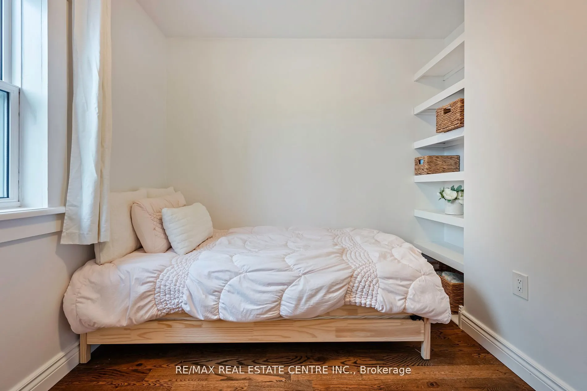 121 Proton Street N