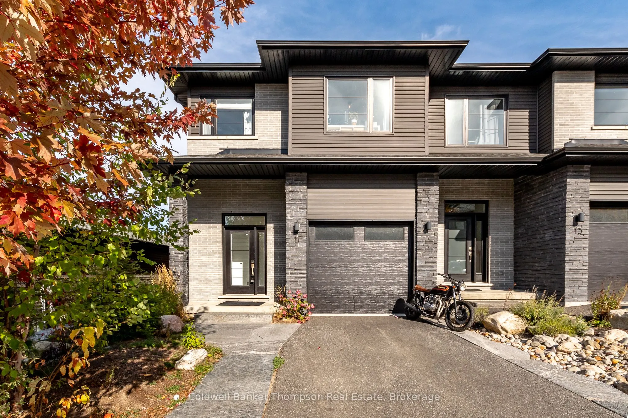 11 Cascade Lane