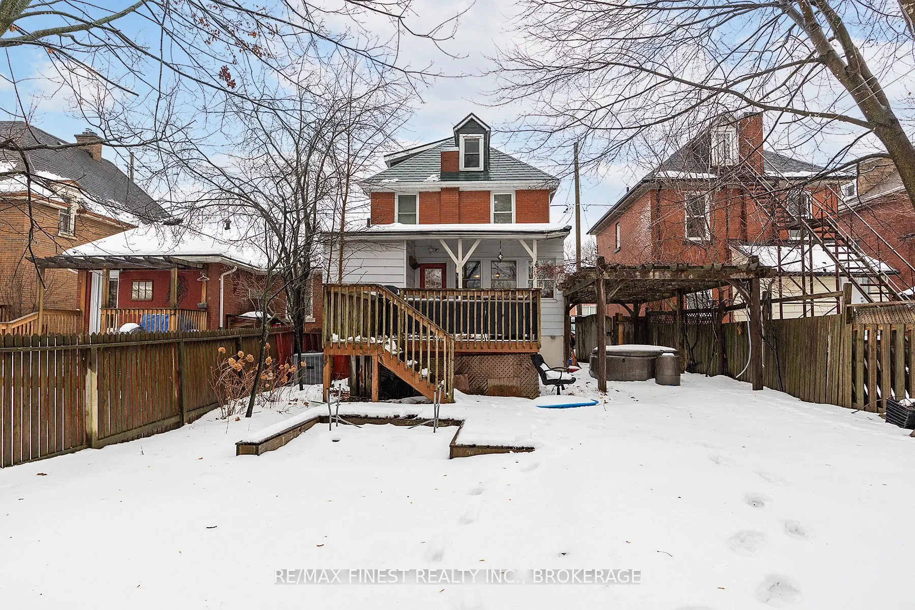 463 Victoria Street