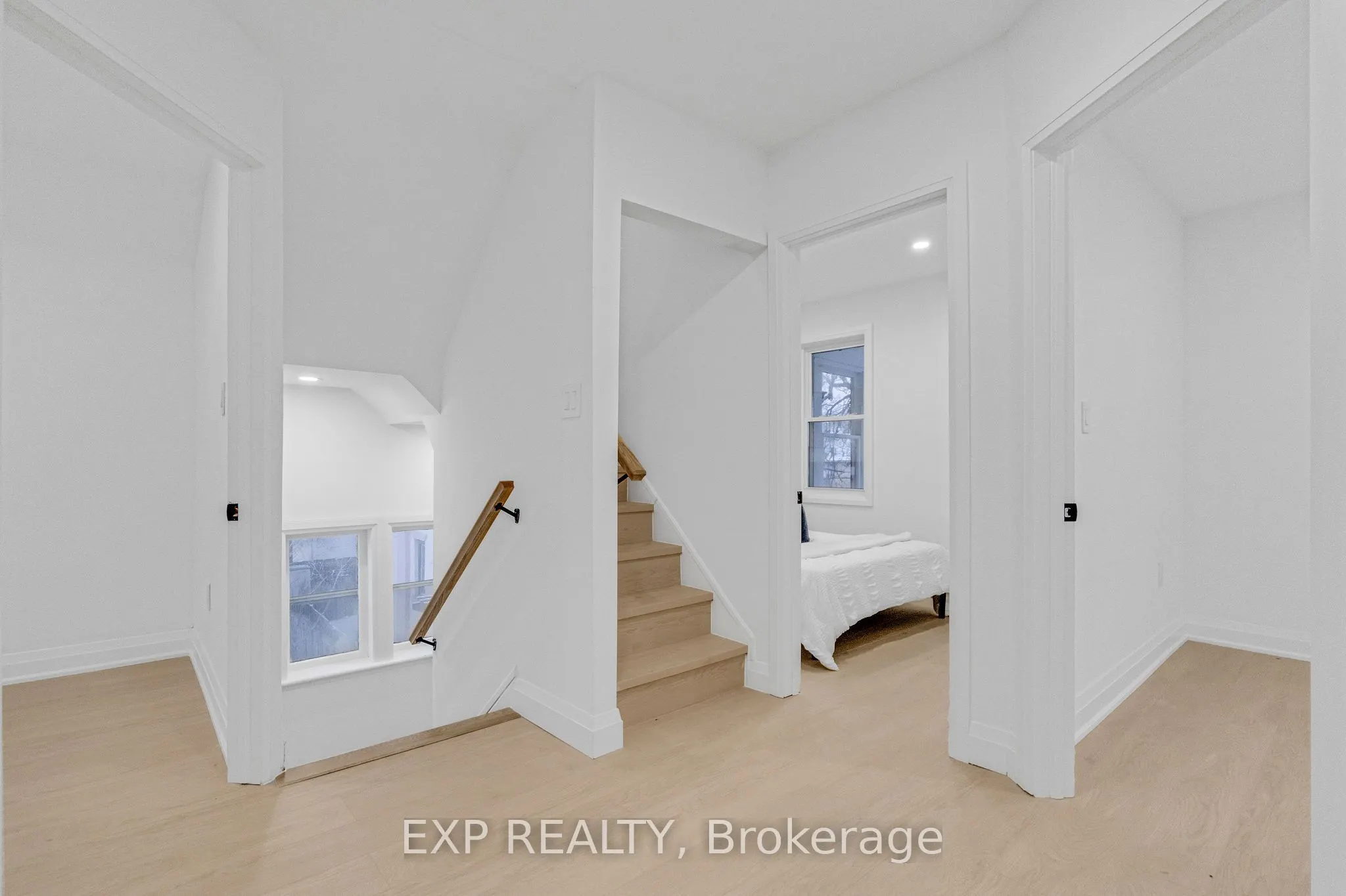 64 Lancaster Street E