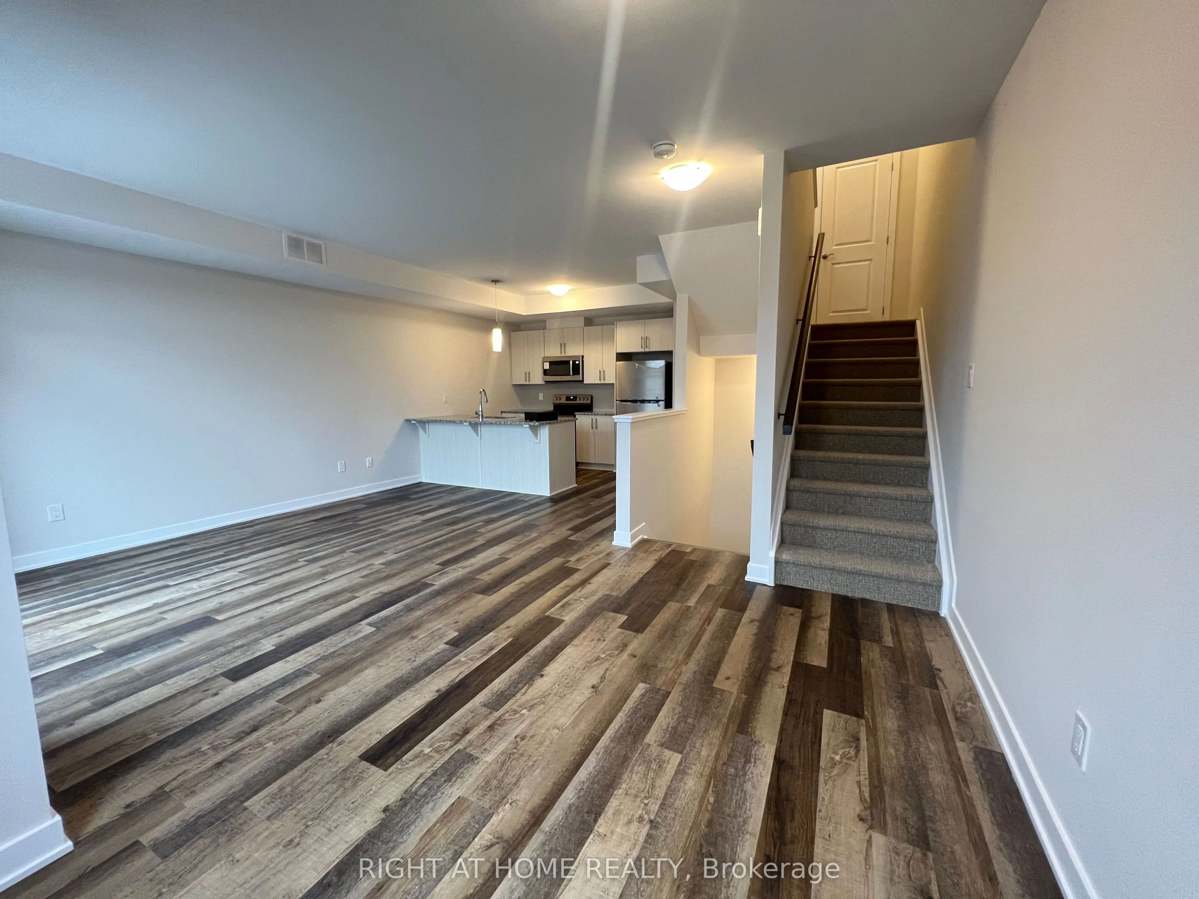 204 Tussock Private