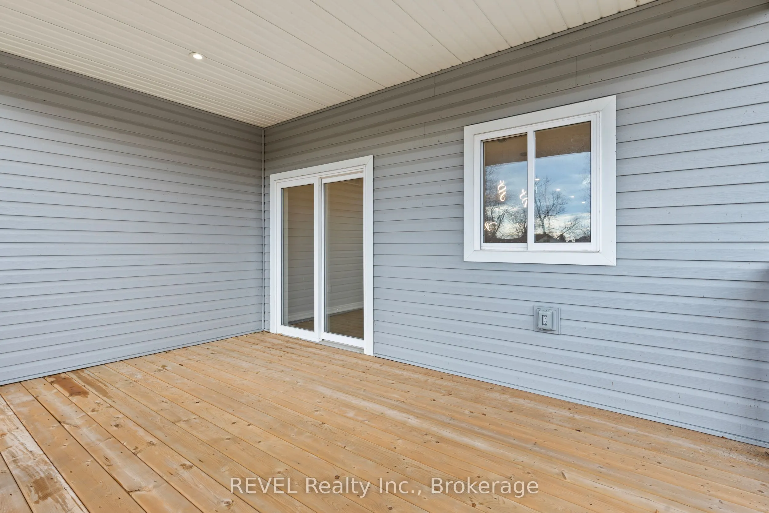 735 Dominion Road