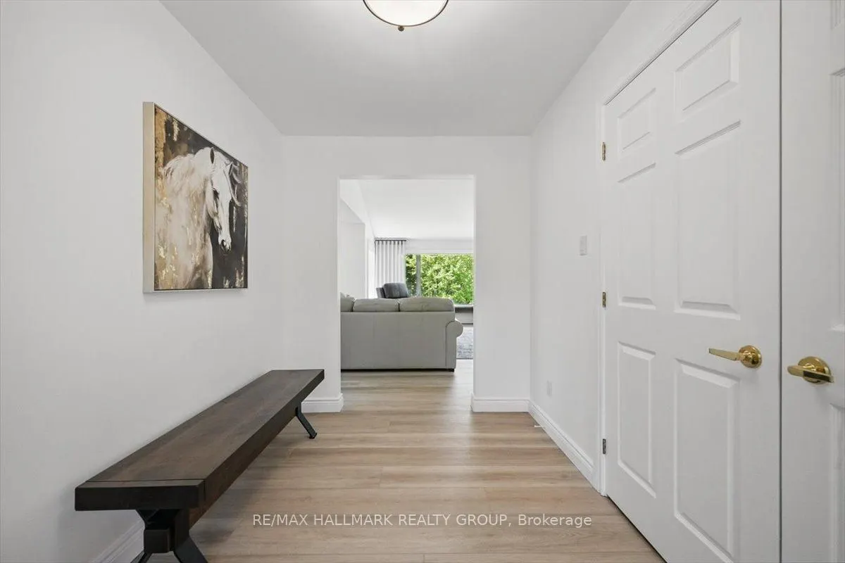 1720 Des Pins Road