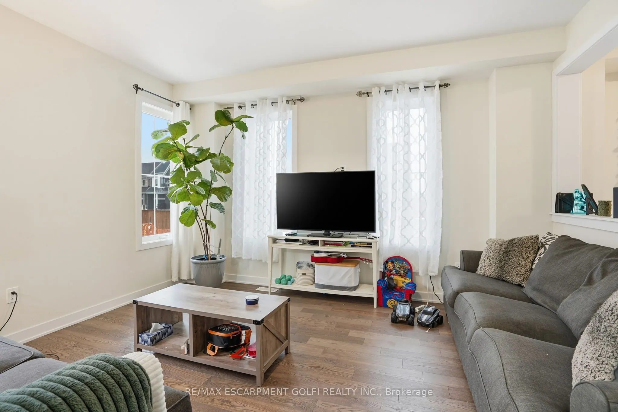 8 Downriver Drive