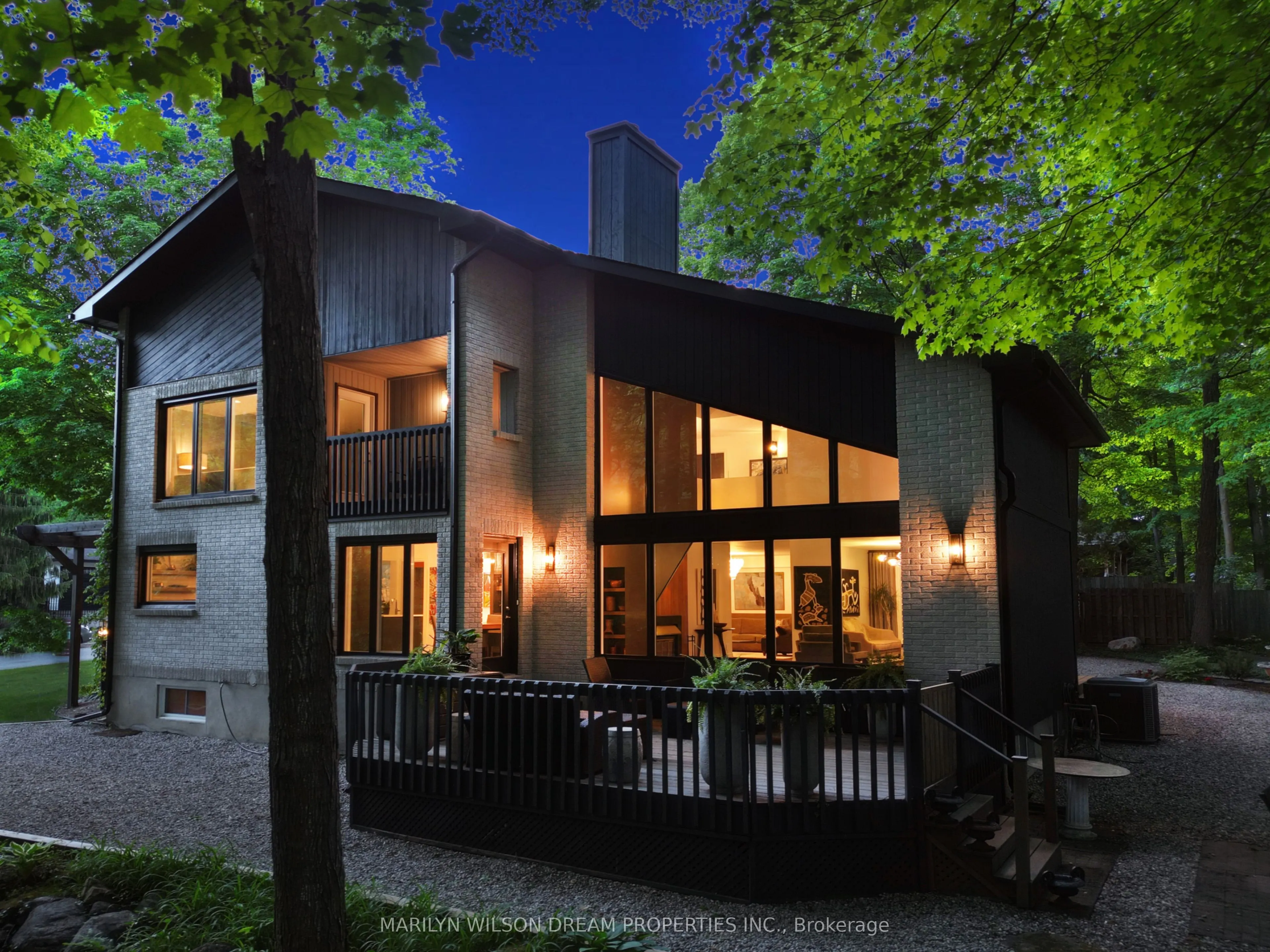 11 Burrows Road