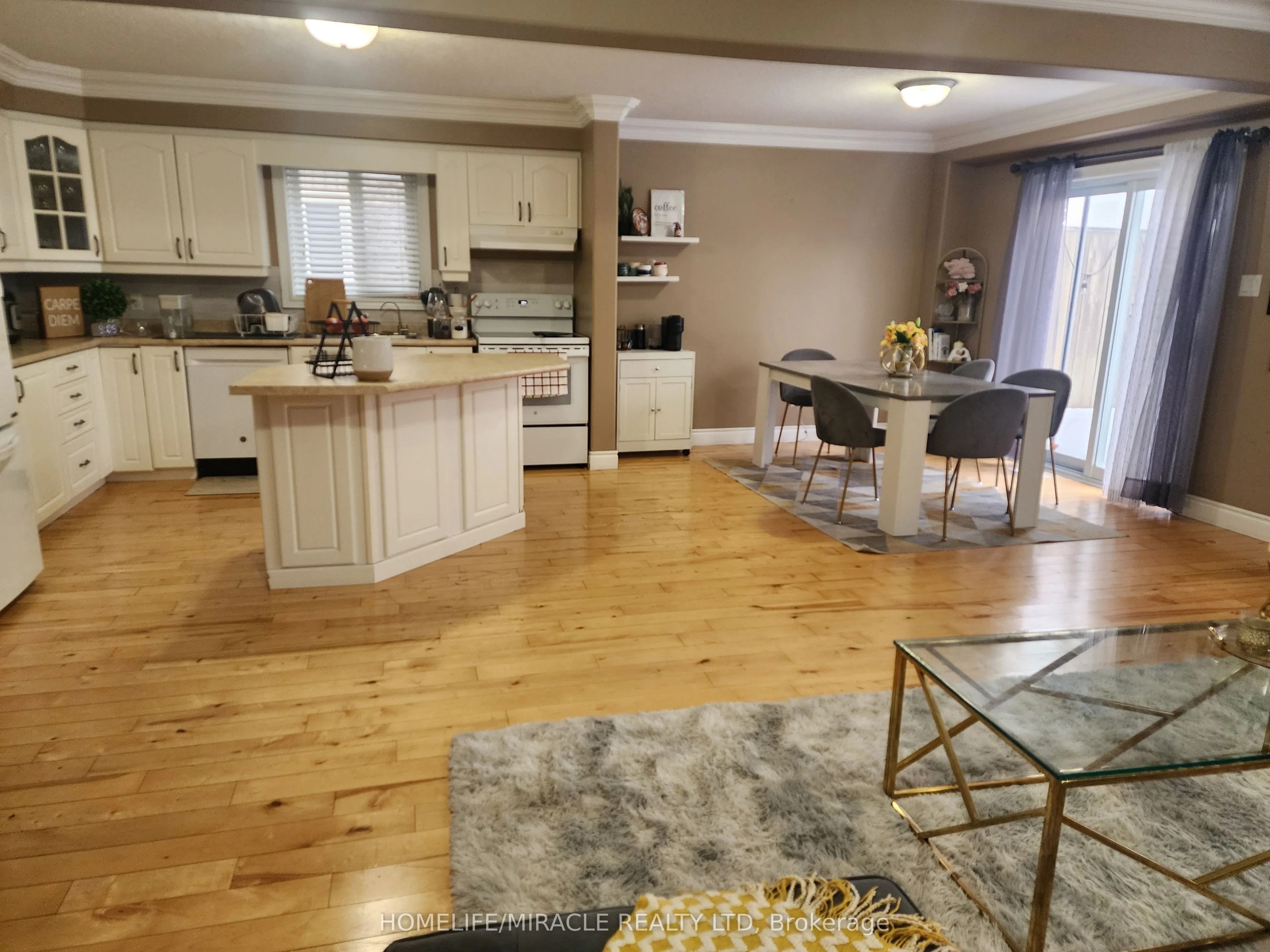 388 Thomas Slee Drive