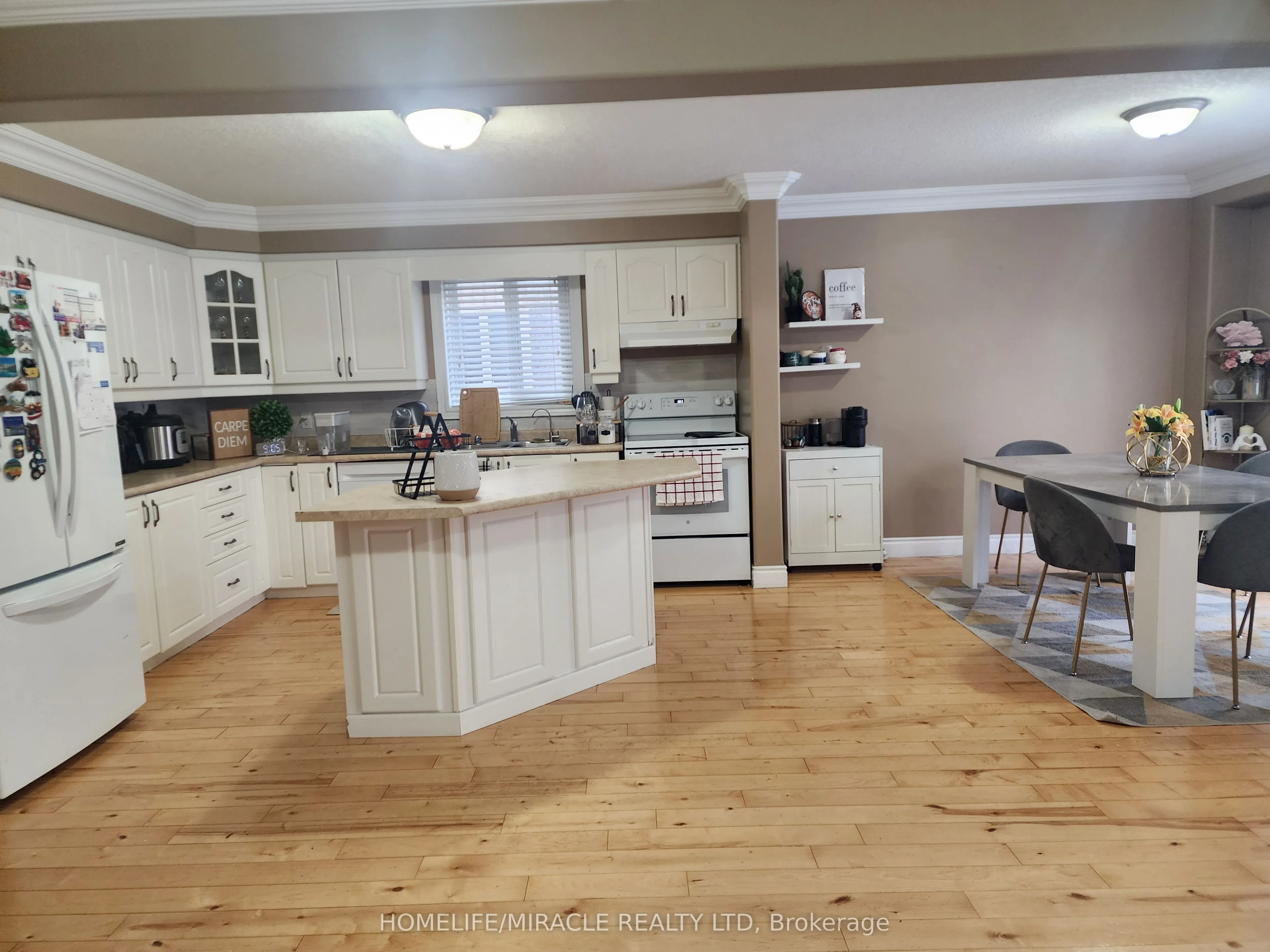 388 Thomas Slee Drive