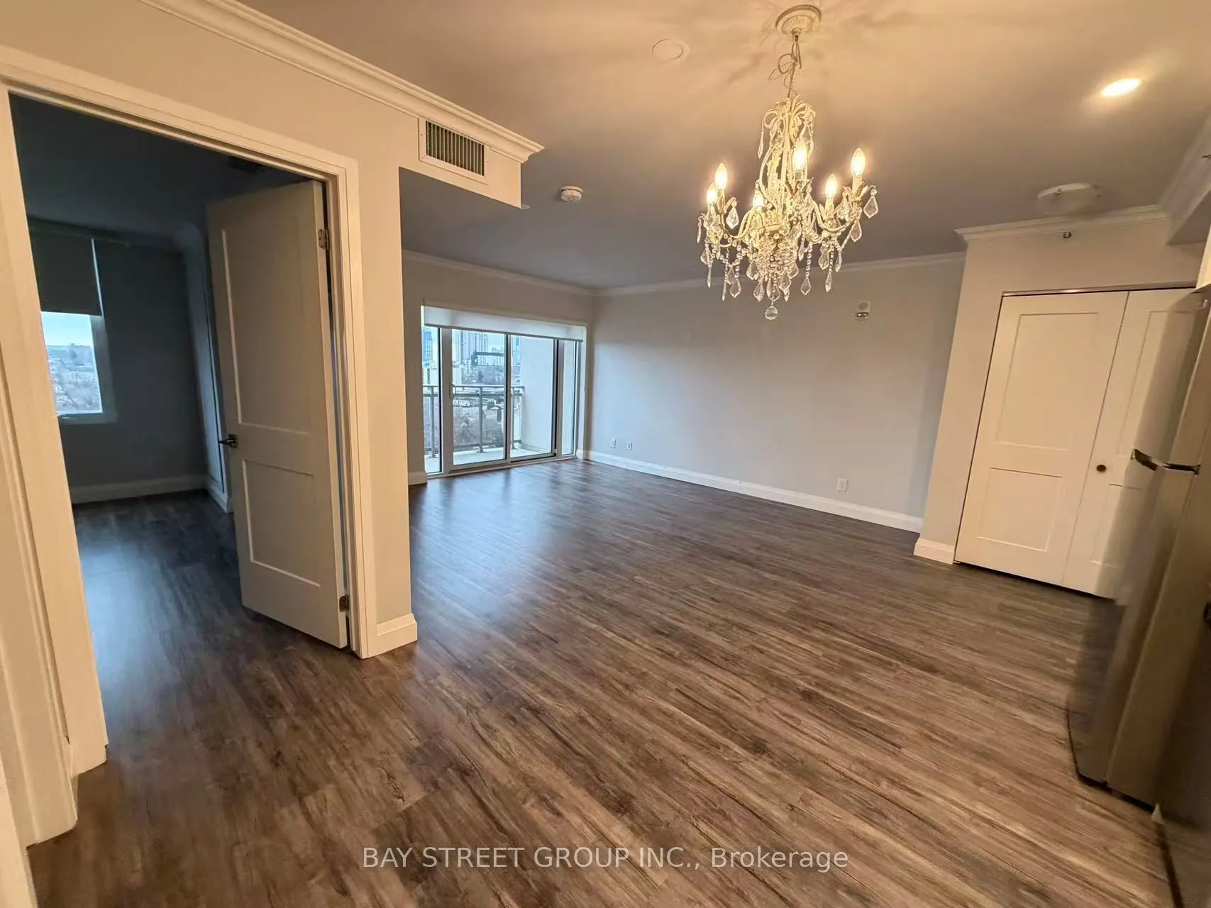 5698 MAIN Street #814
