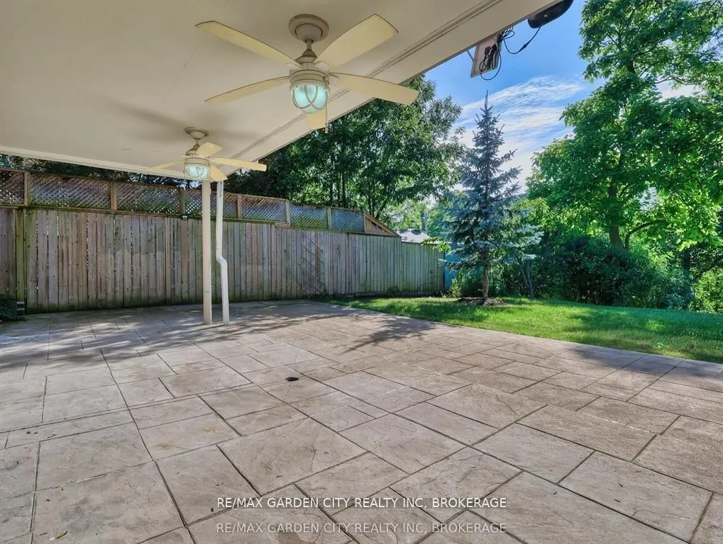 28 MARSDALE Drive