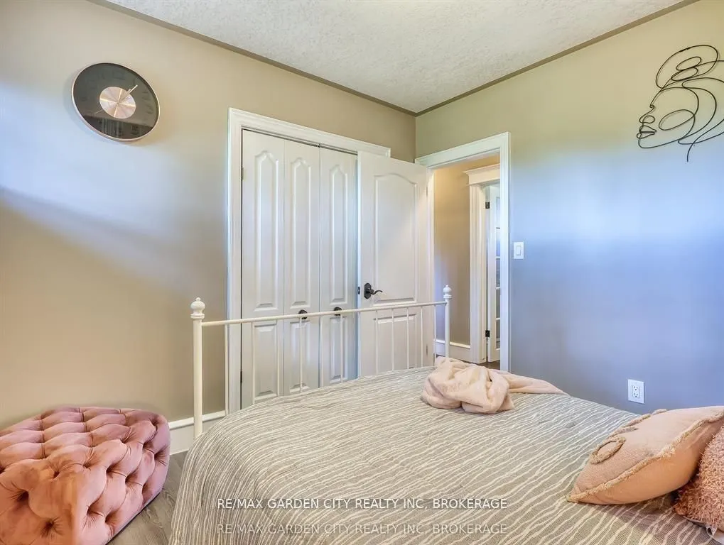 28 MARSDALE Drive