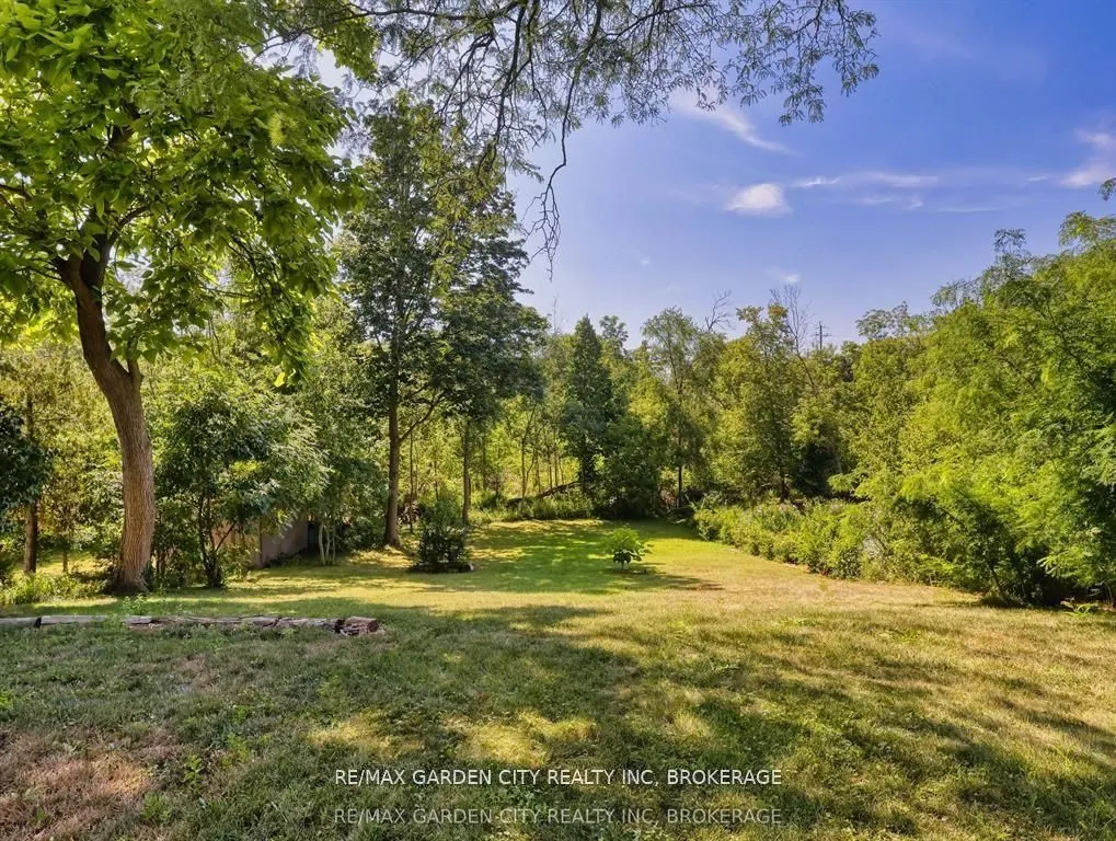 28 MARSDALE Drive