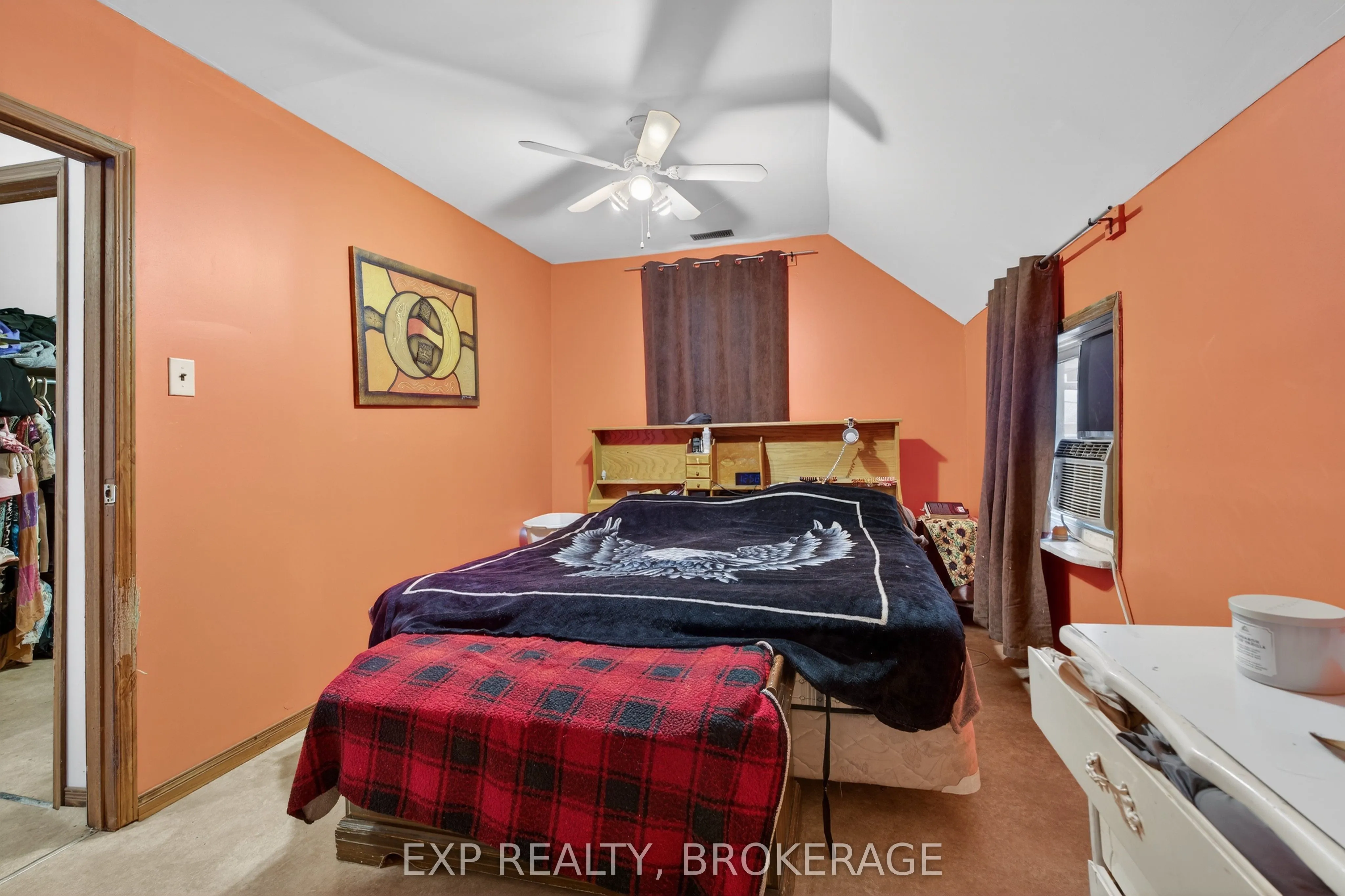2295 SYDENHAM Road