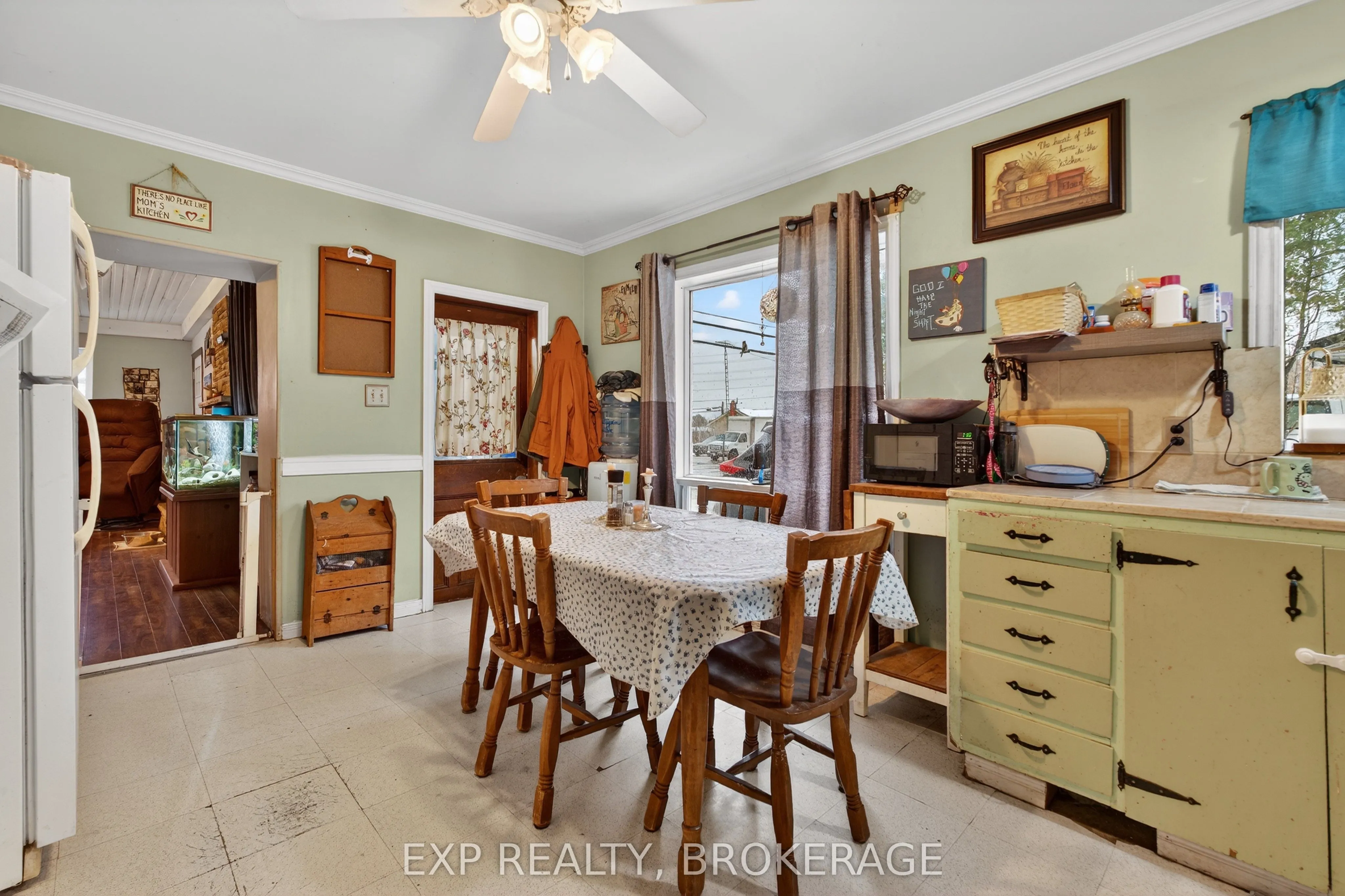 2295 SYDENHAM Road
