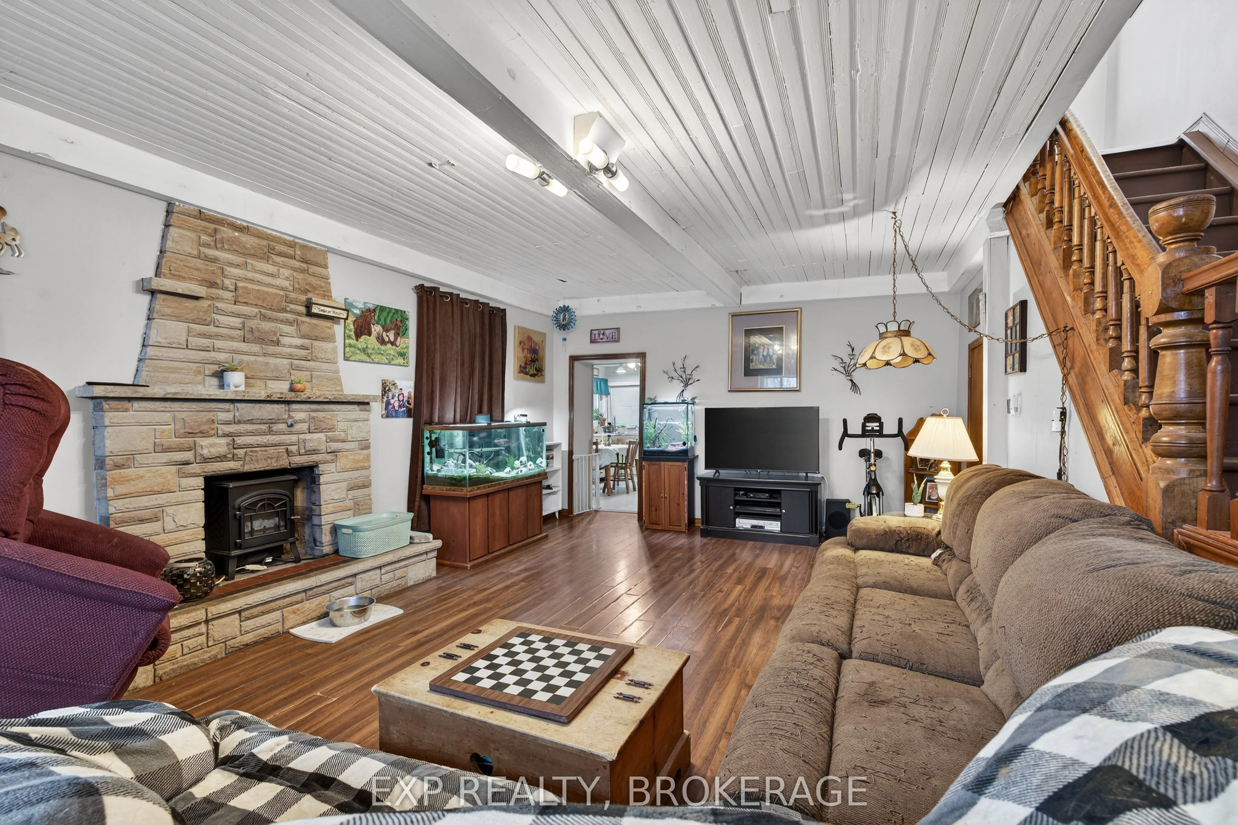 2295 SYDENHAM Road
