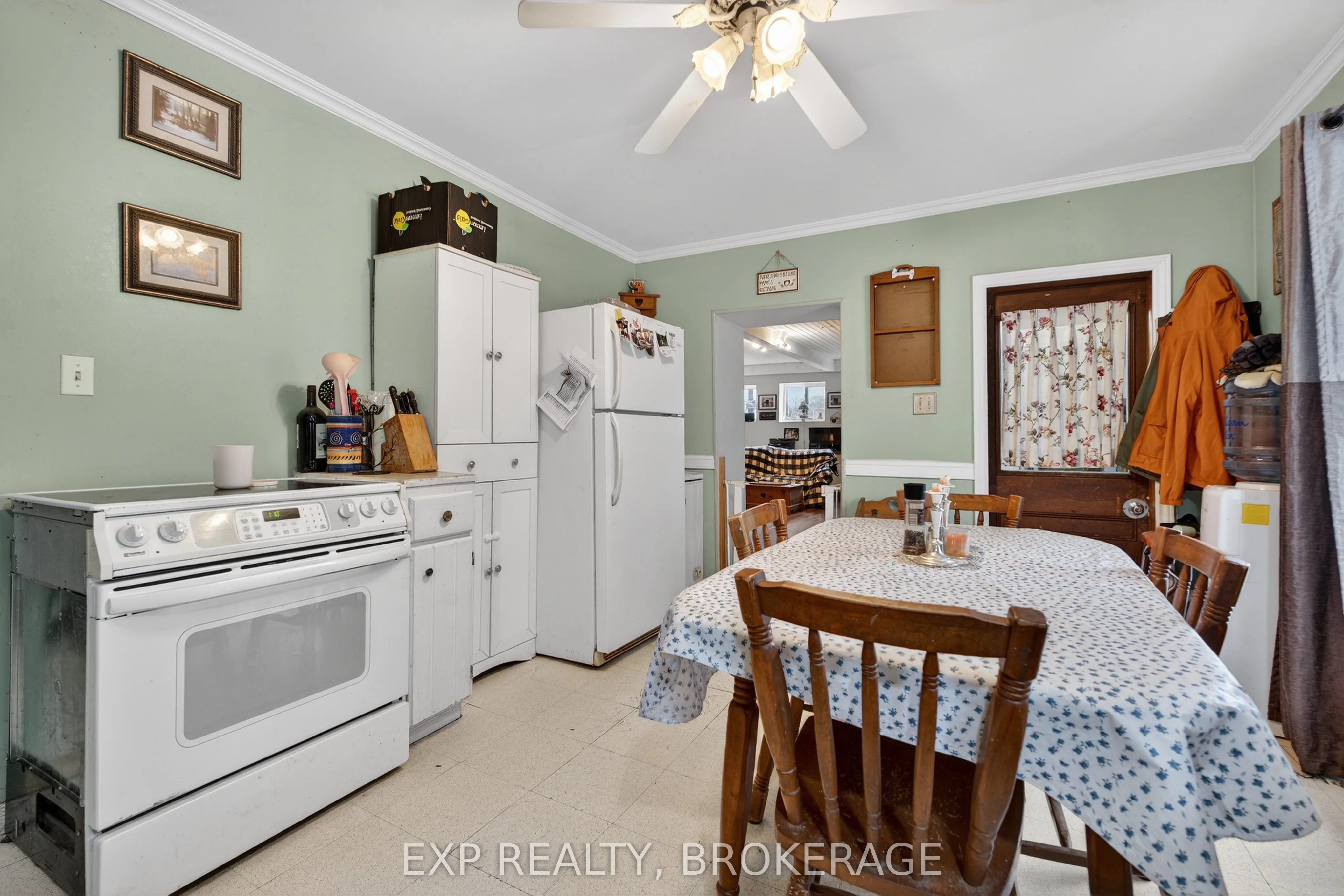 2295 SYDENHAM Road