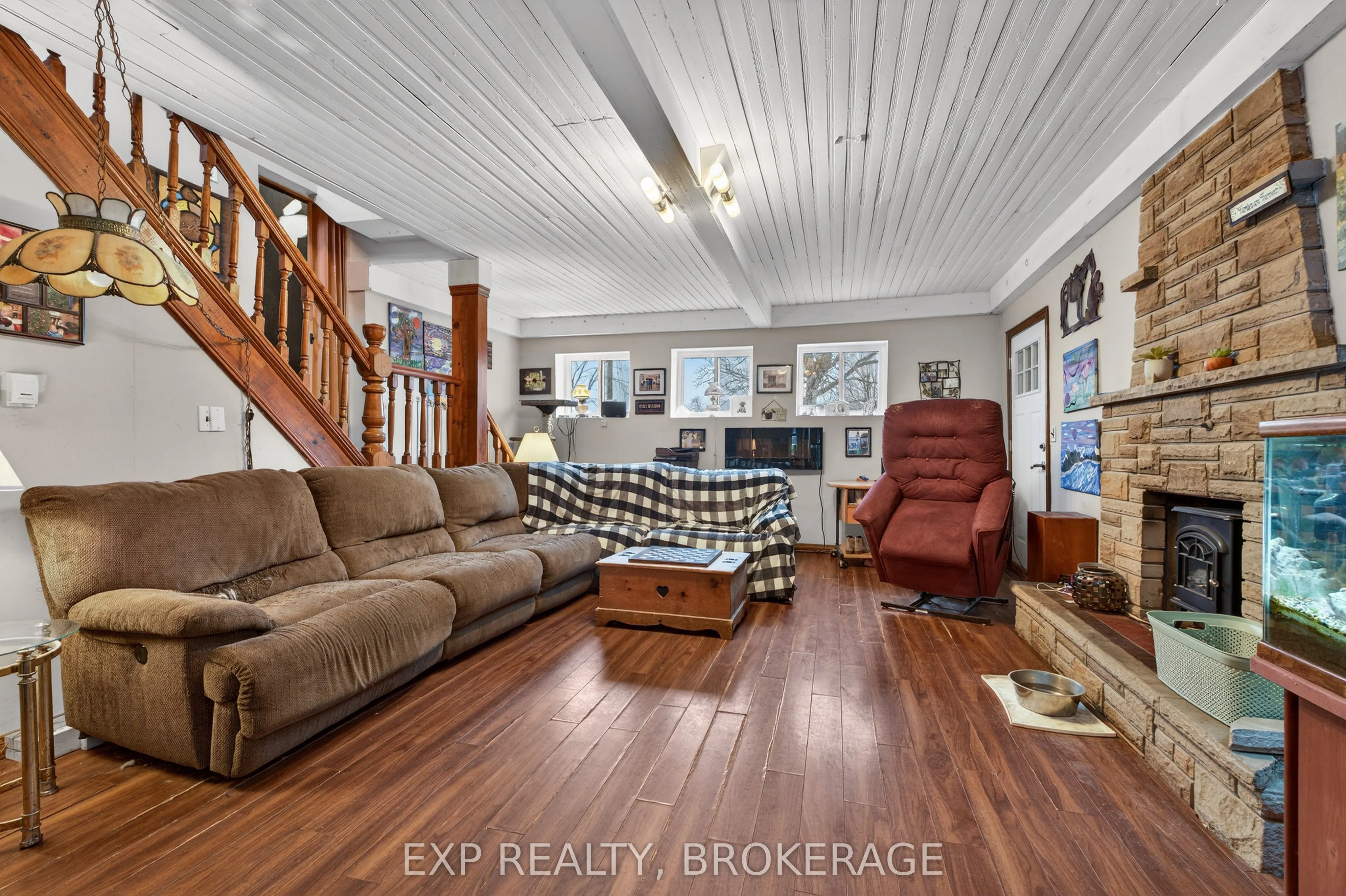2295 SYDENHAM Road