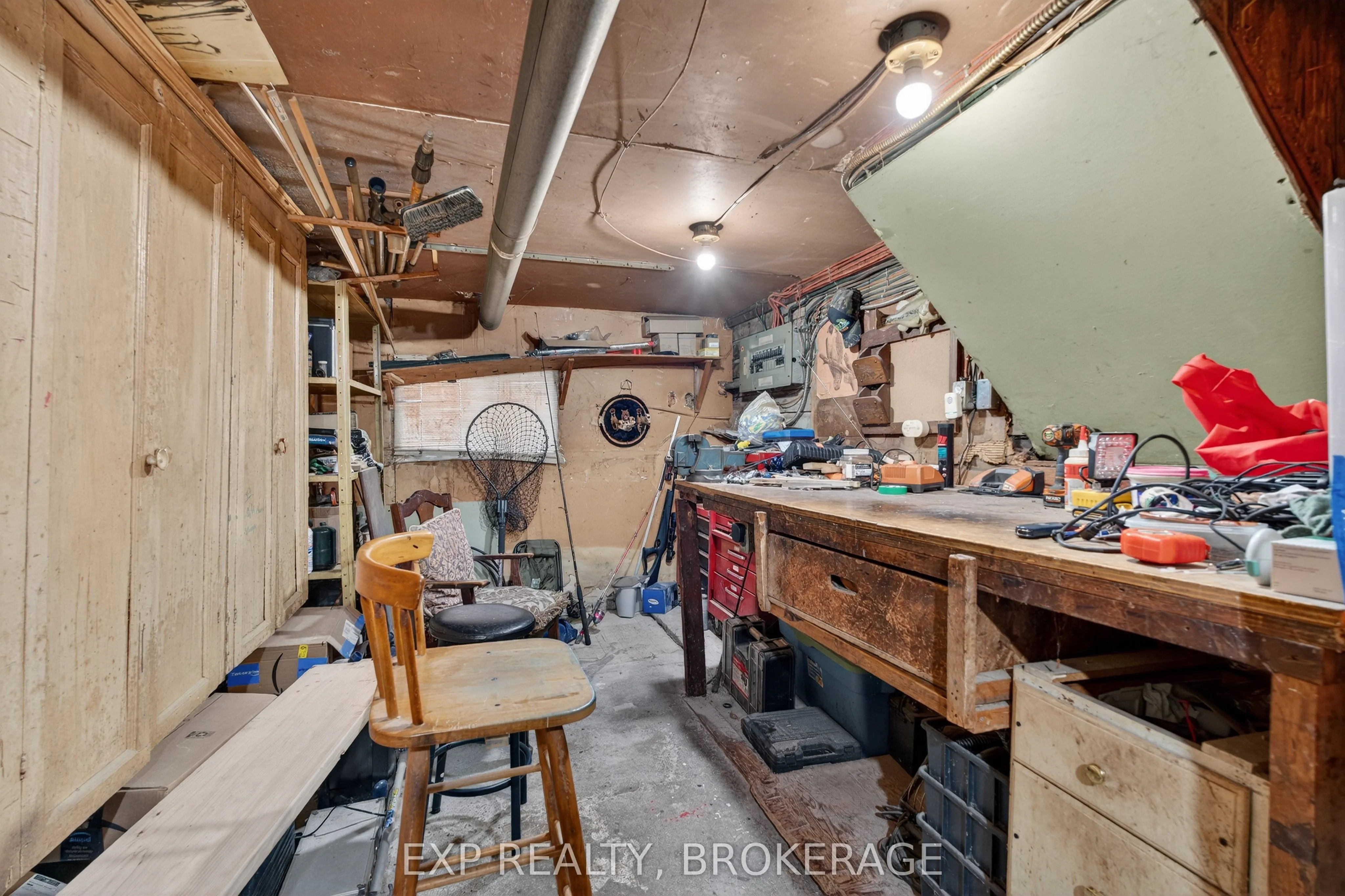 2295 SYDENHAM Road
