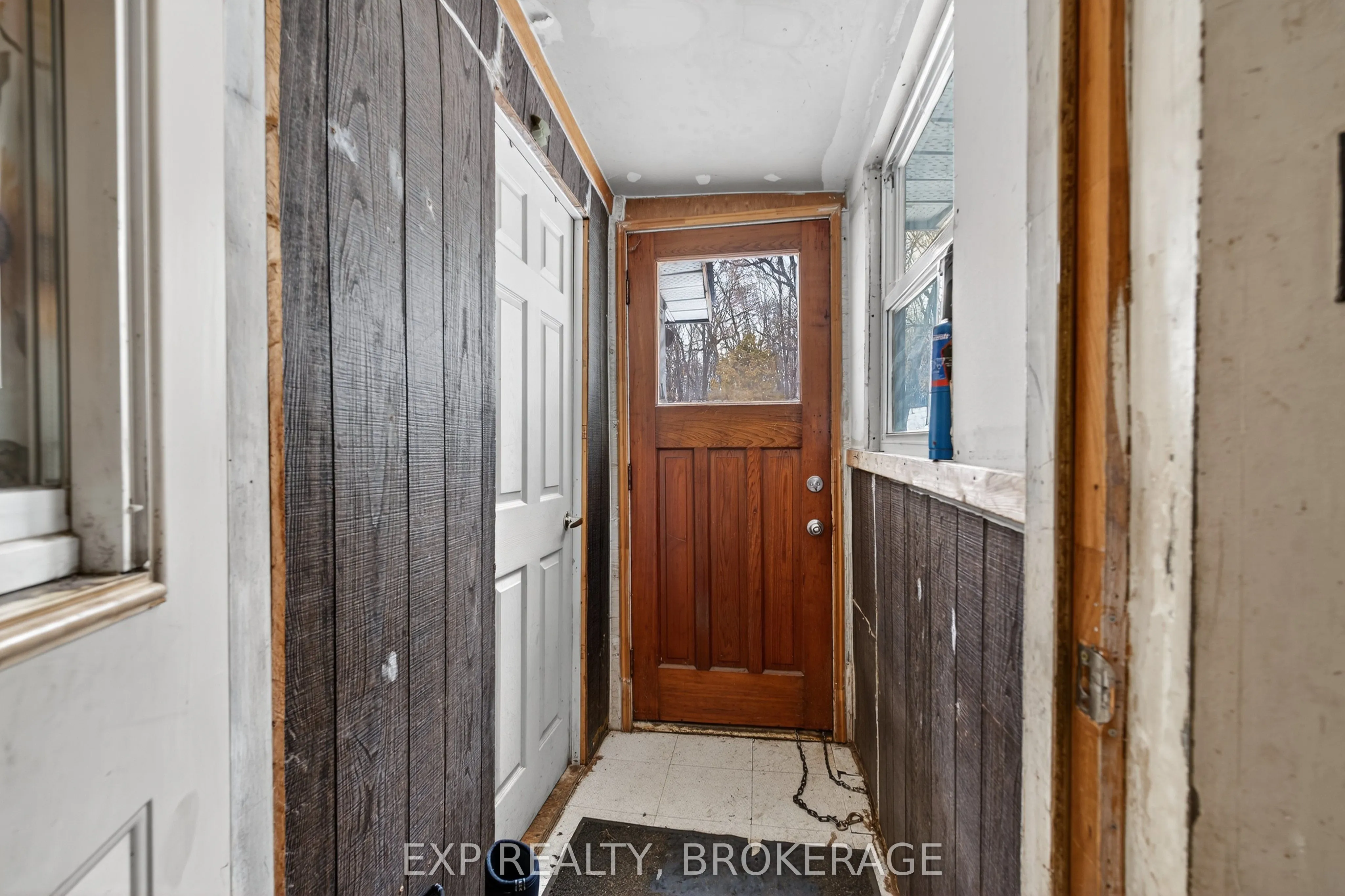 2295 SYDENHAM Road