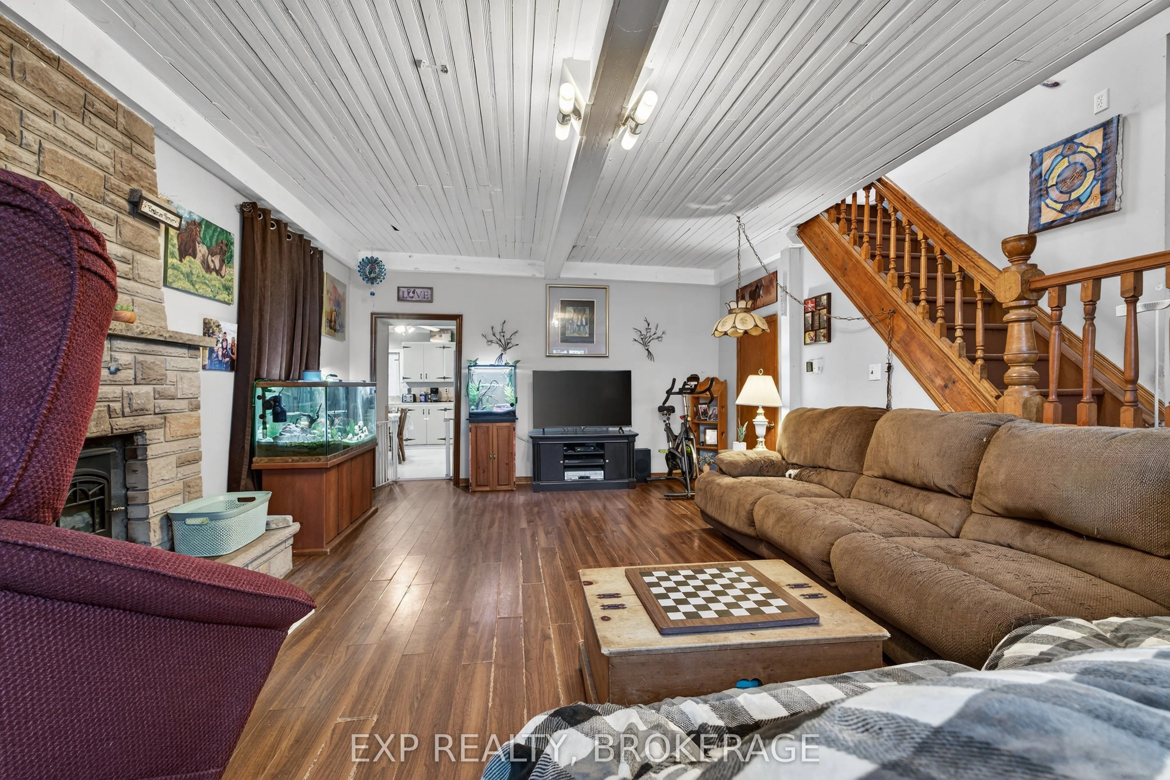 2295 SYDENHAM Road