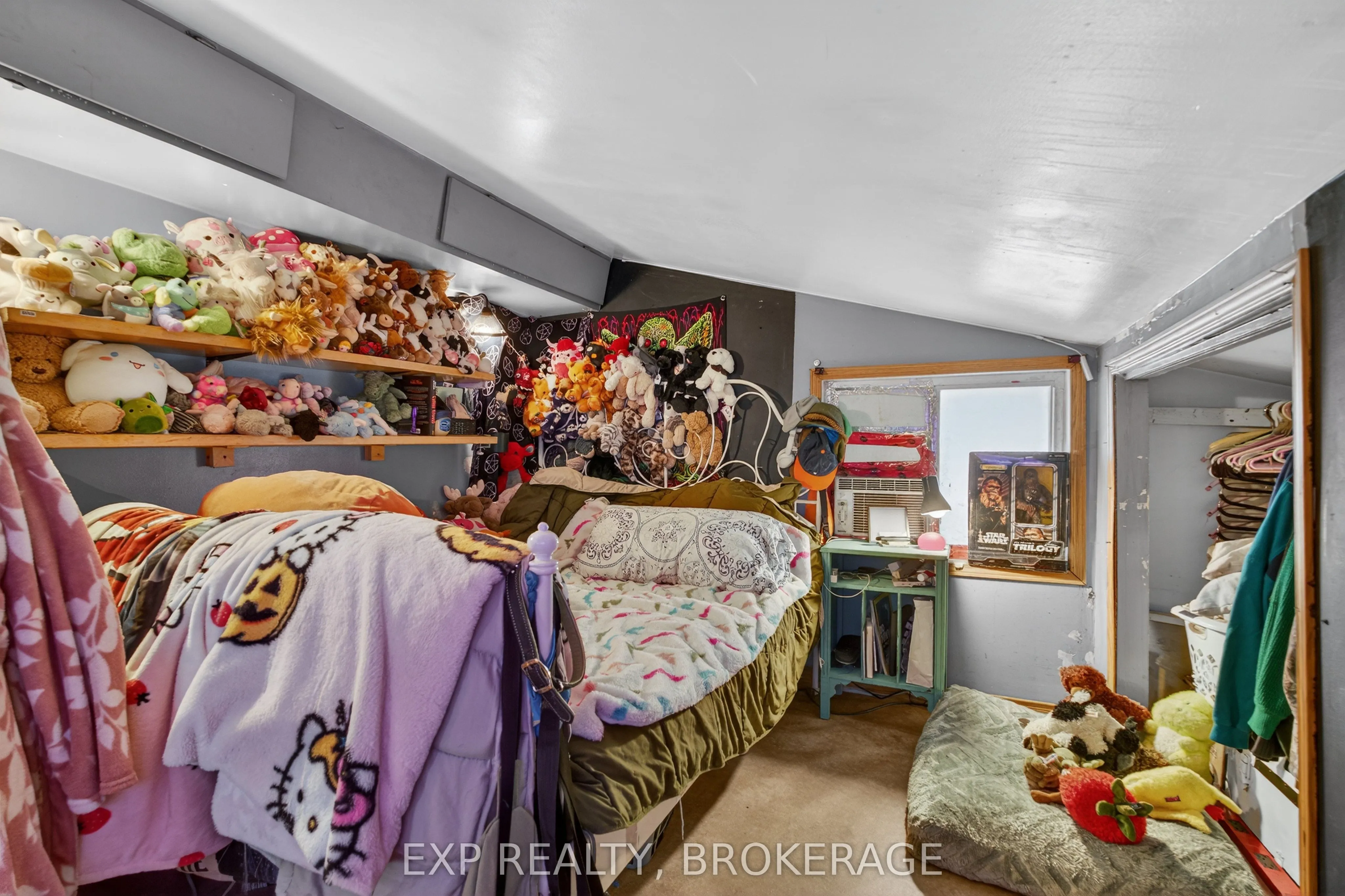 2295 SYDENHAM Road
