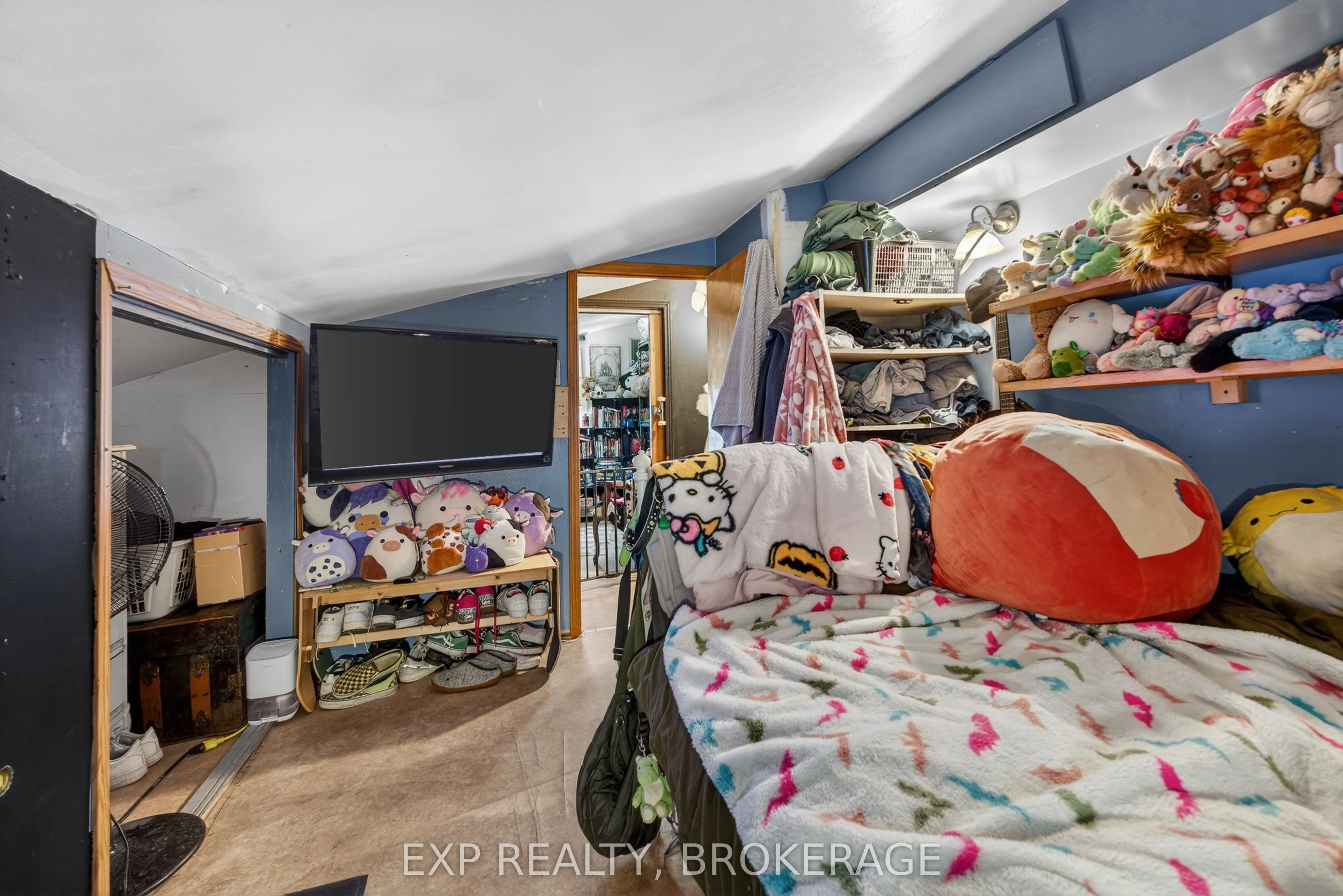 2295 SYDENHAM Road