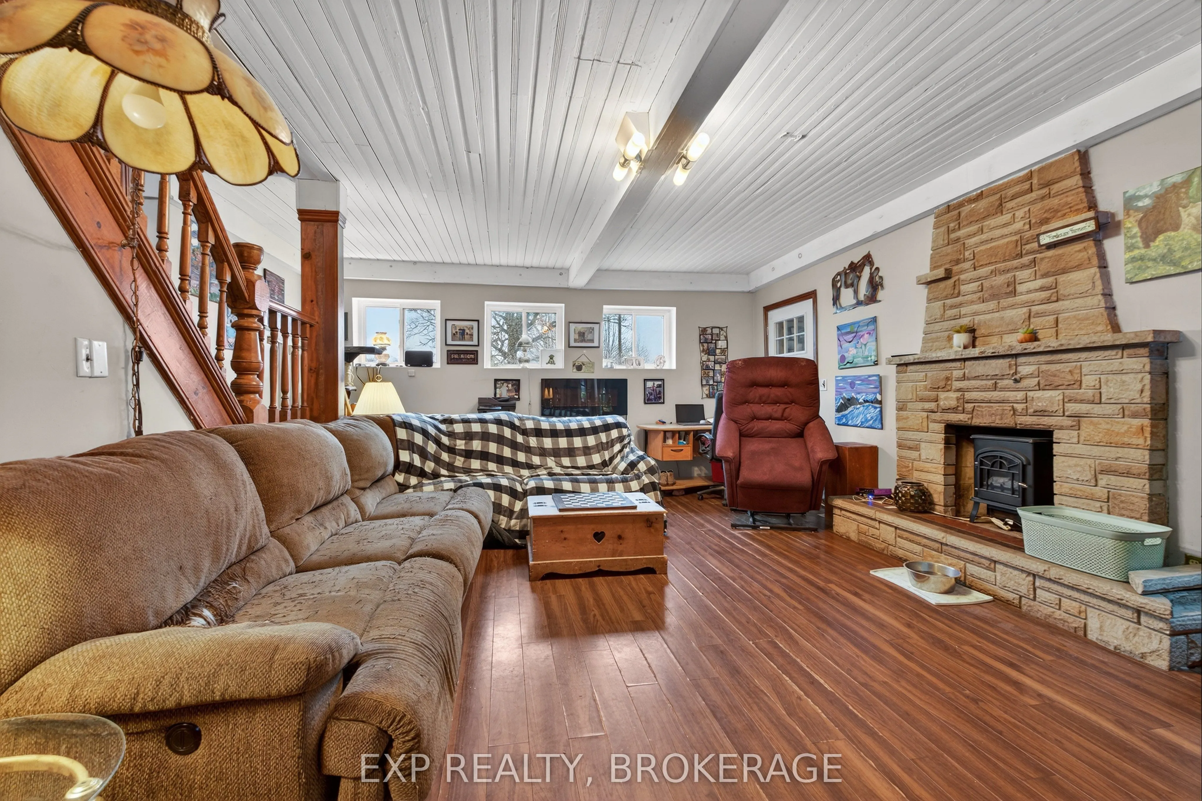 2295 SYDENHAM Road