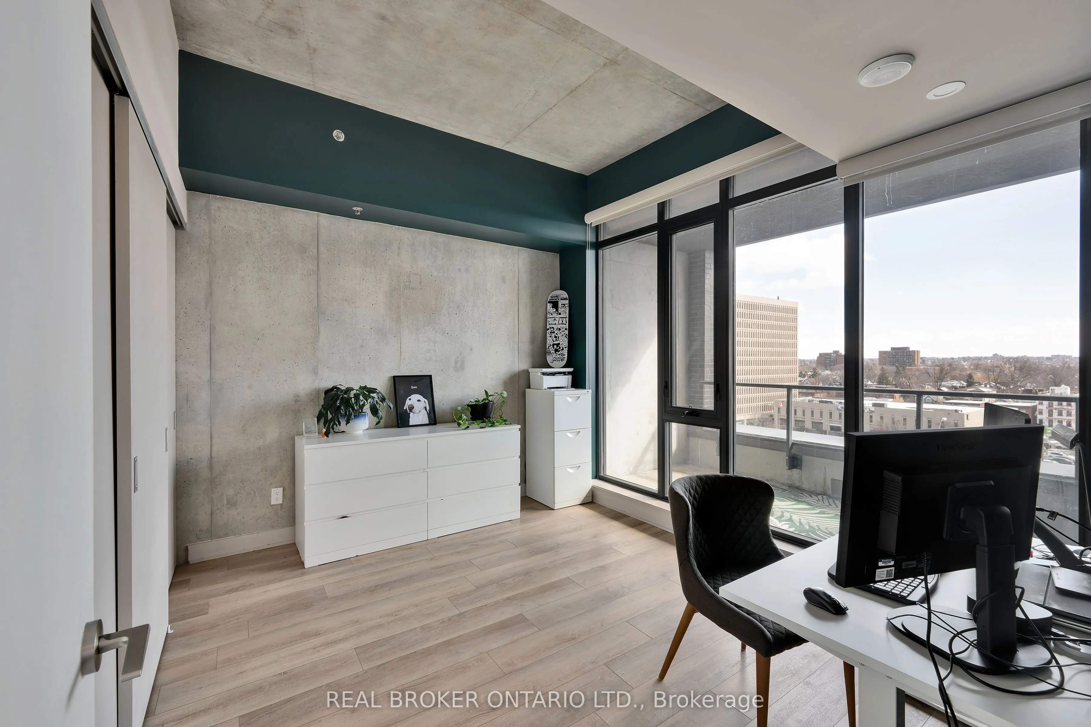 203 Catherine Street #703