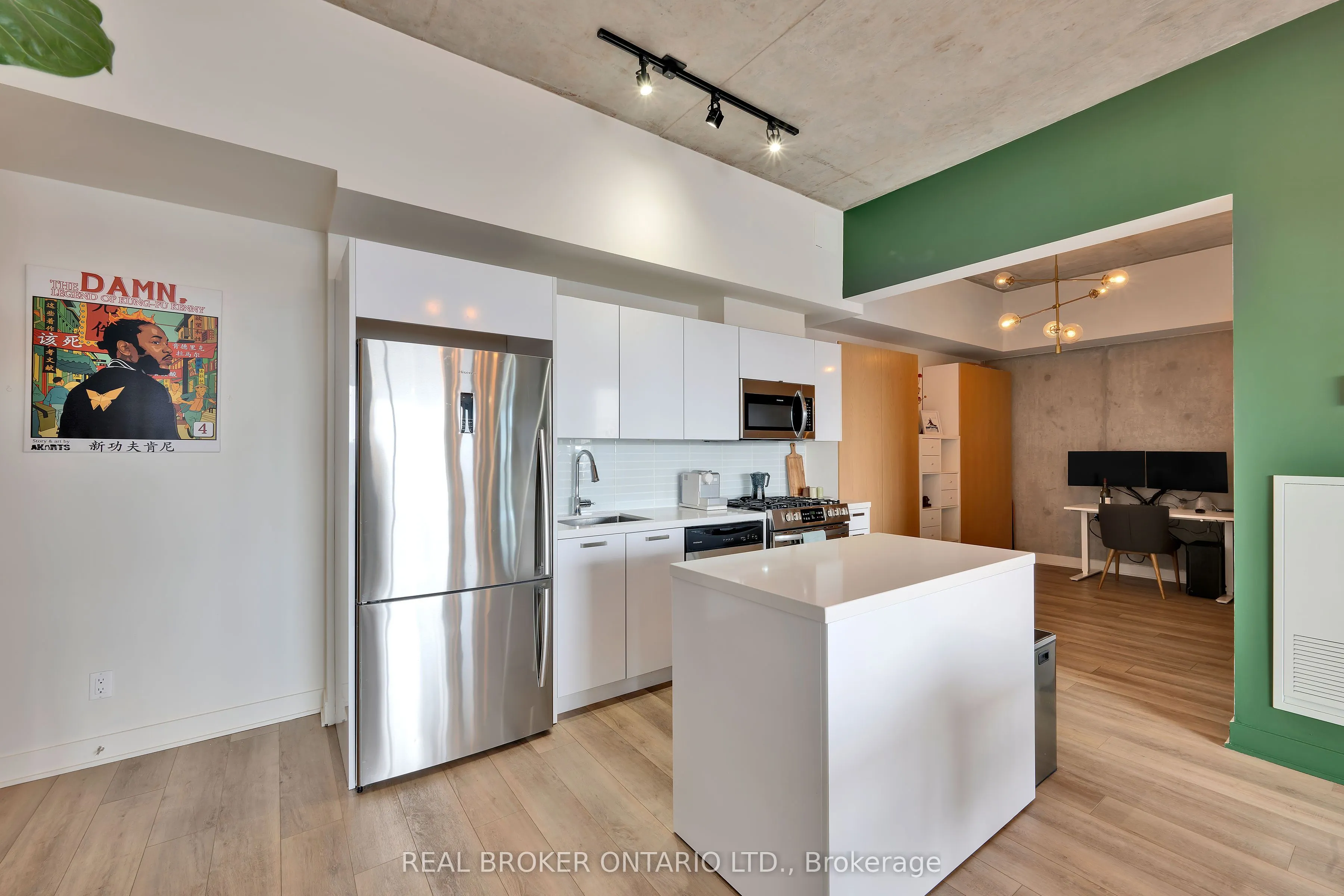 203 Catherine Street #703