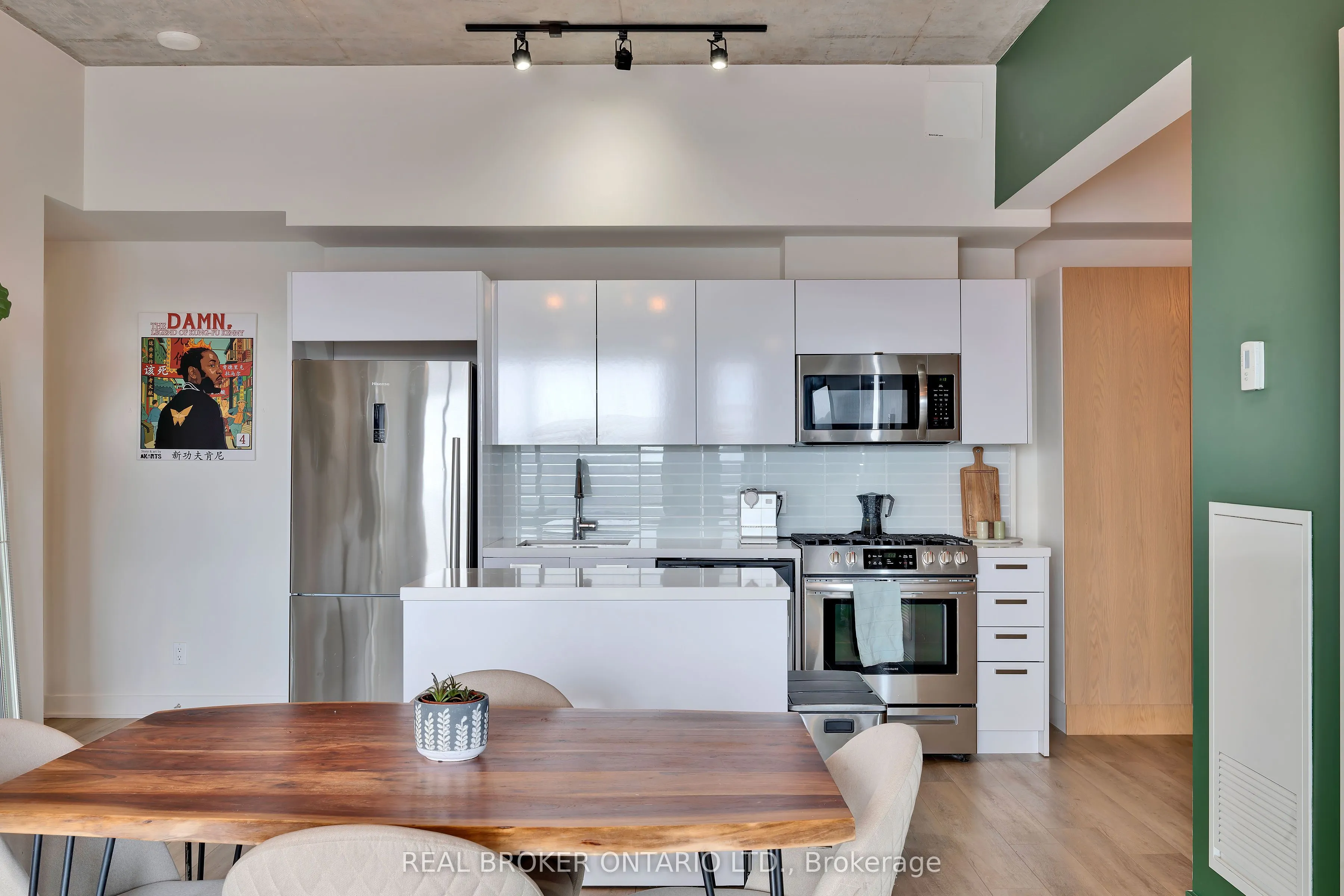 203 Catherine Street #703