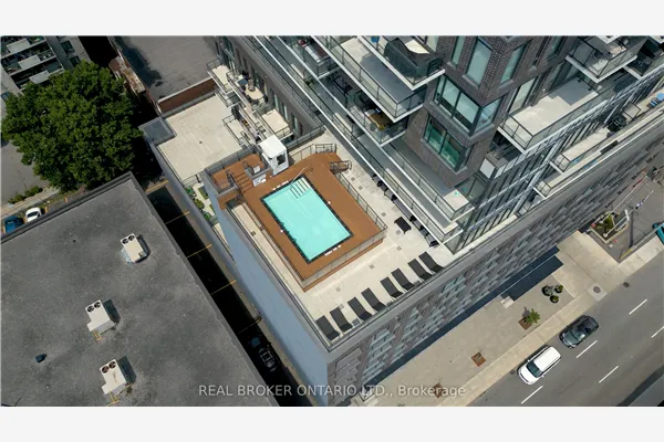 203 Catherine Street #703