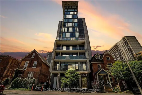 224 Lyon Street N #1113