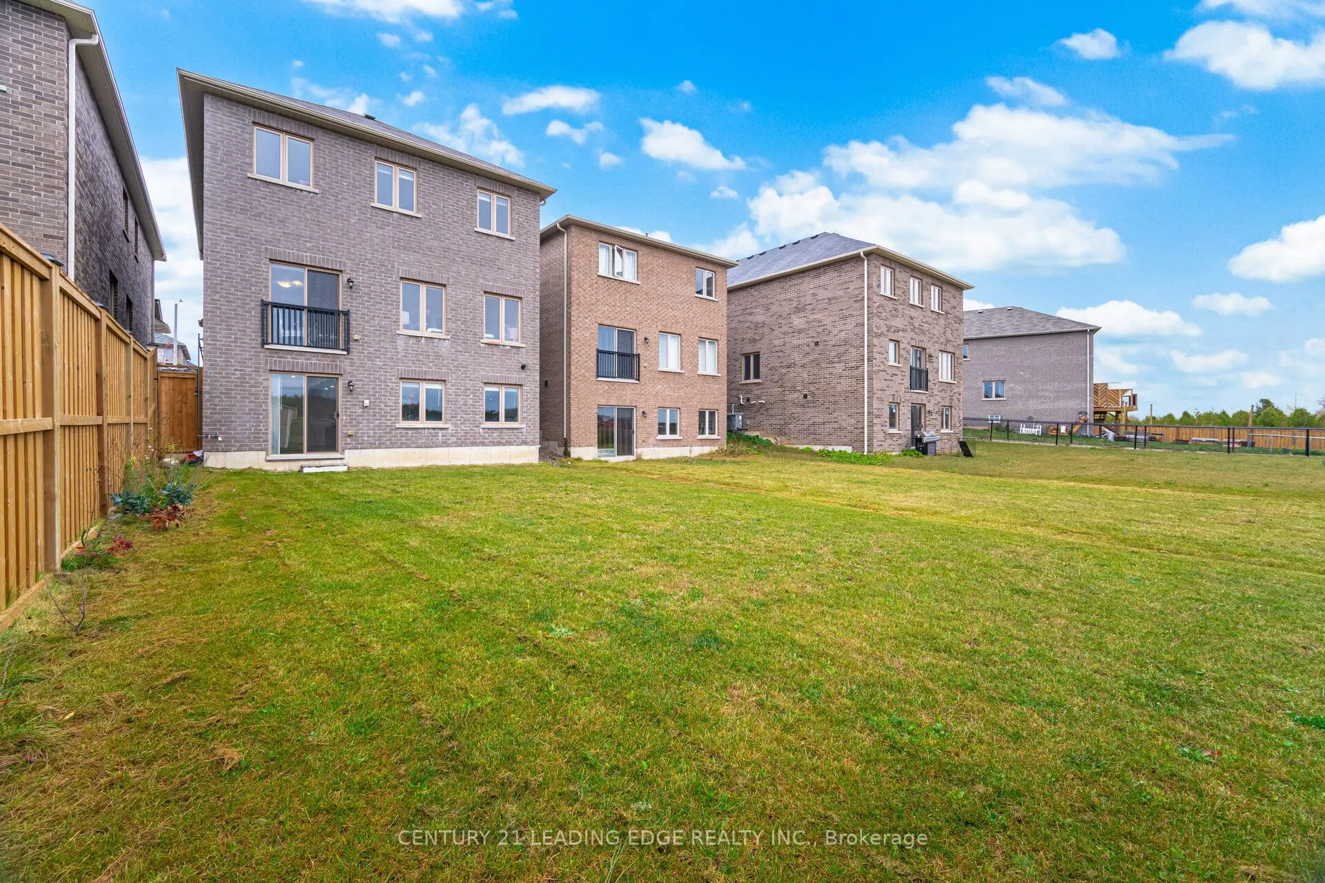 301 Ridley Crescent