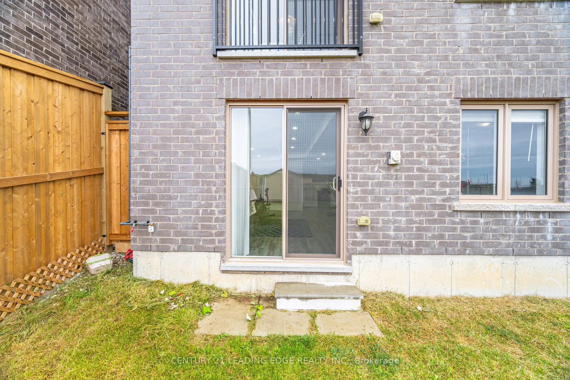 301 Ridley Crescent