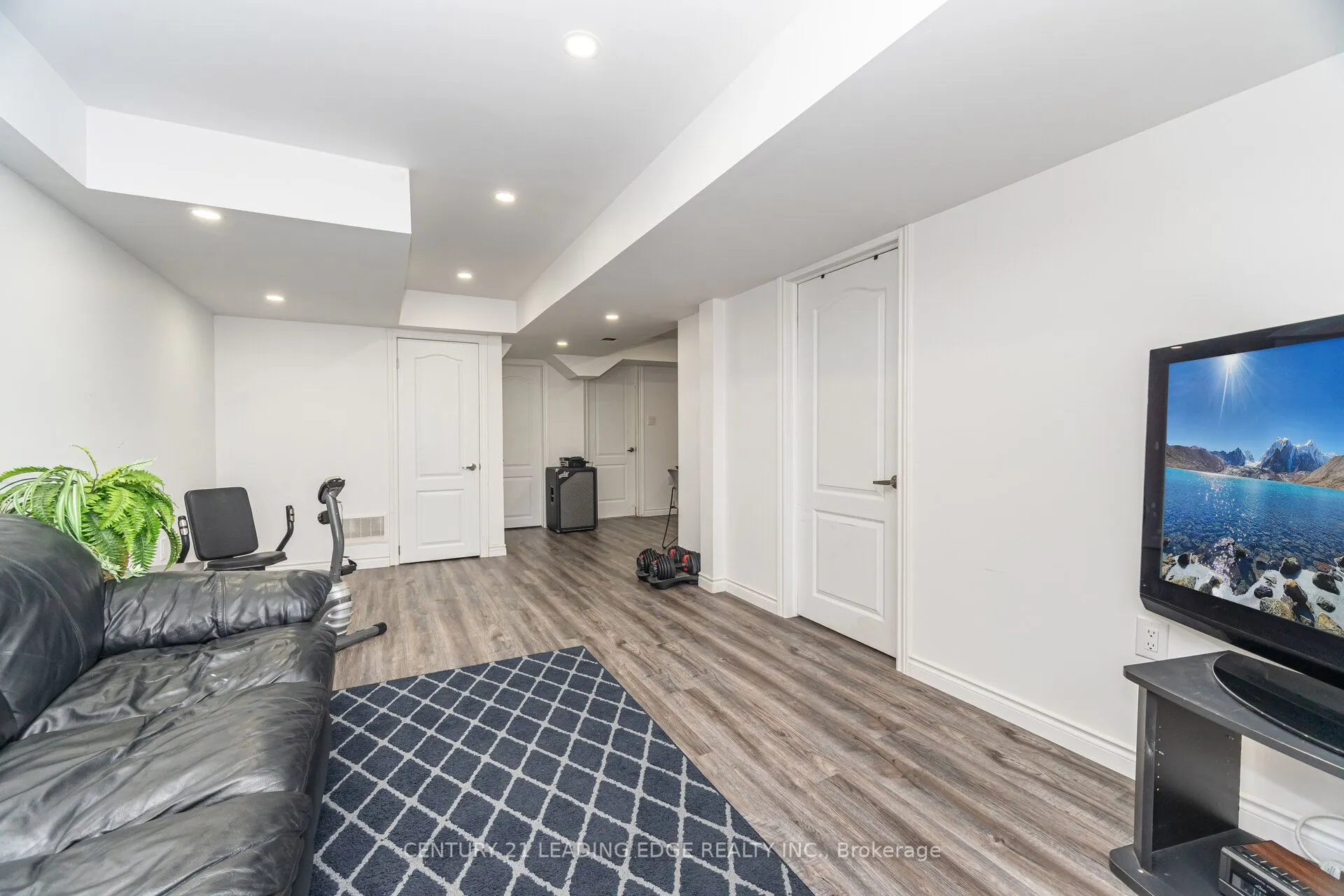 301 Ridley Crescent