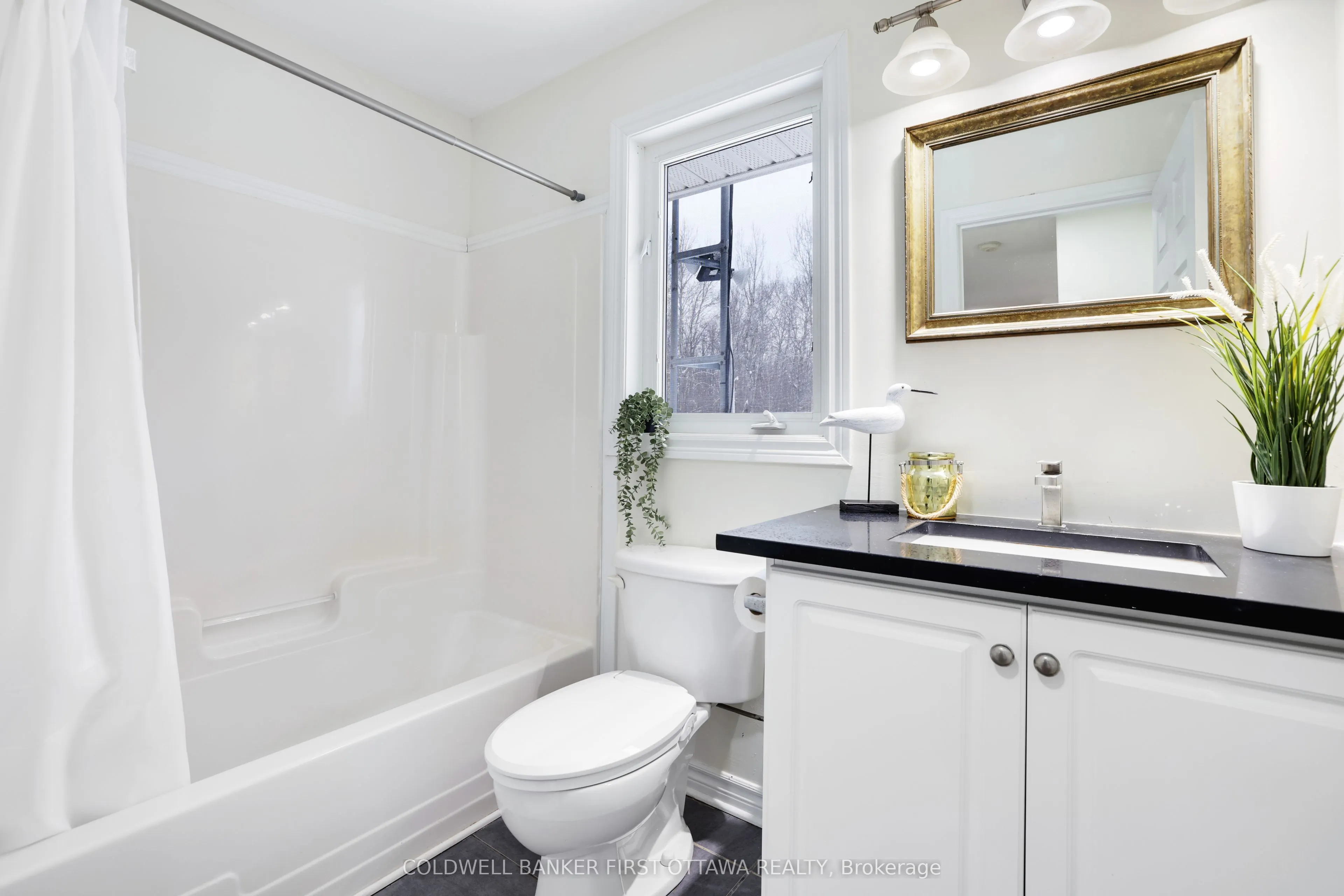 11 Rideau Crossing Crescent