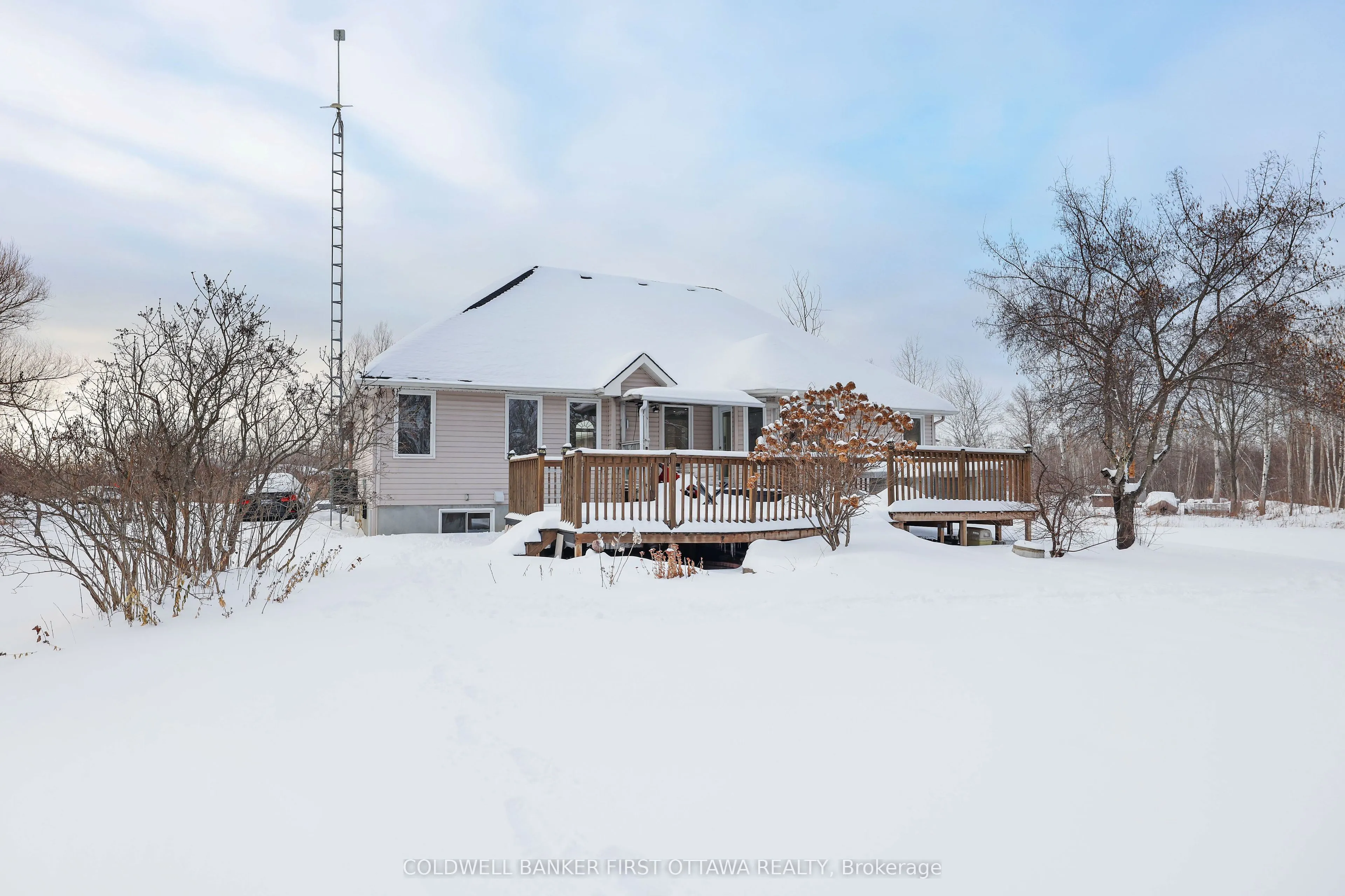 11 Rideau Crossing Crescent