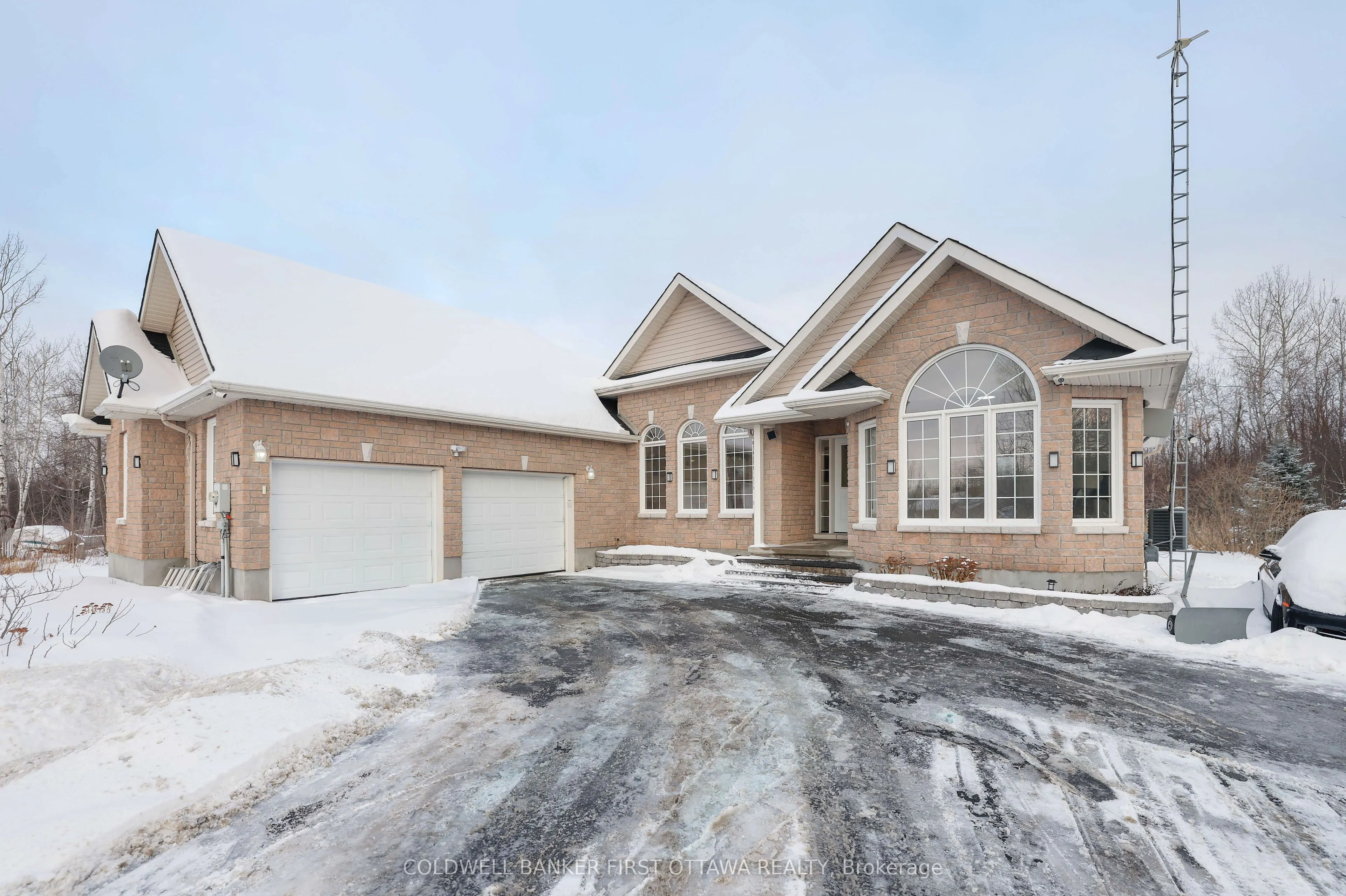 11 Rideau Crossing Crescent